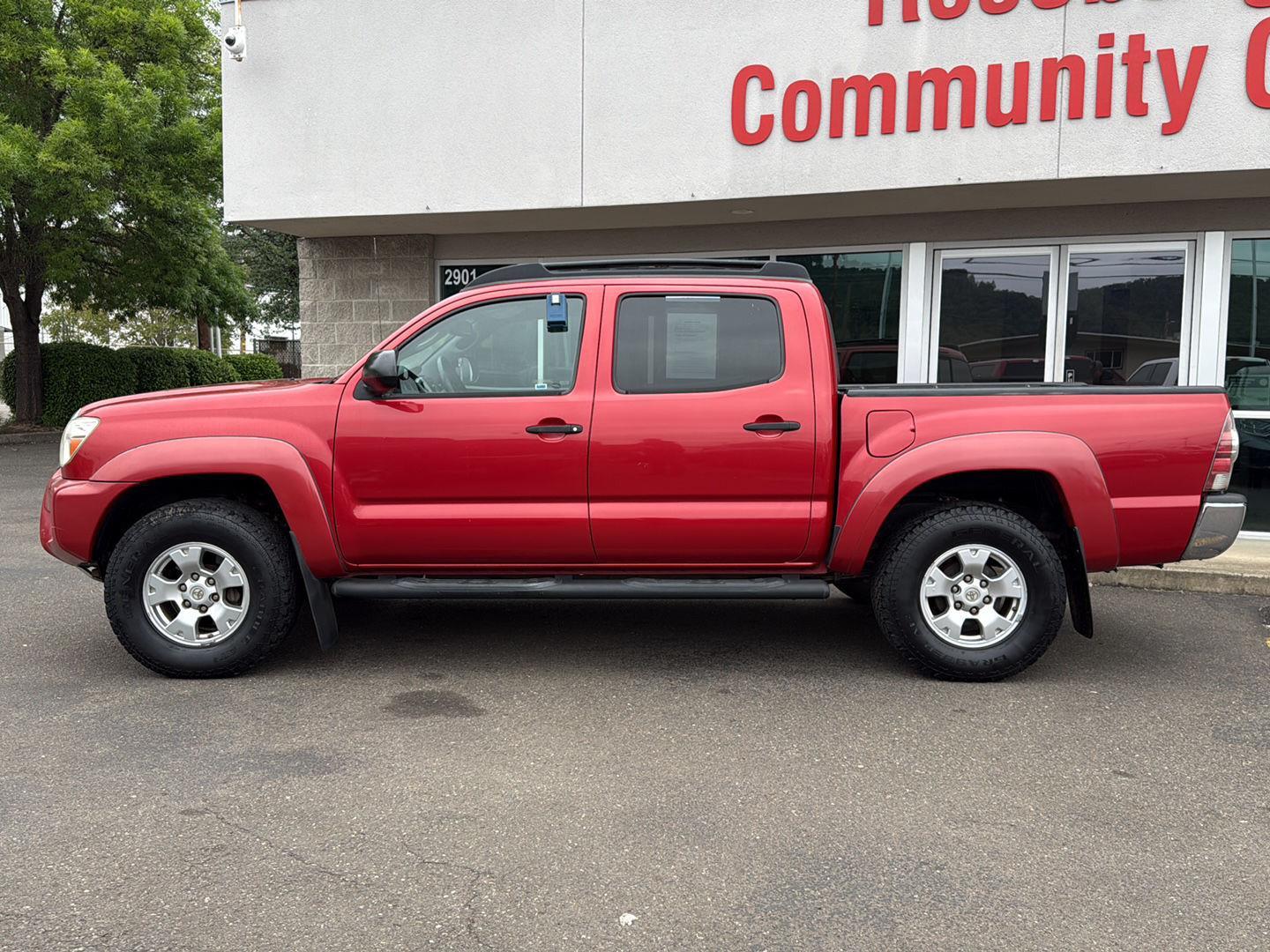 View vehicle photo 3