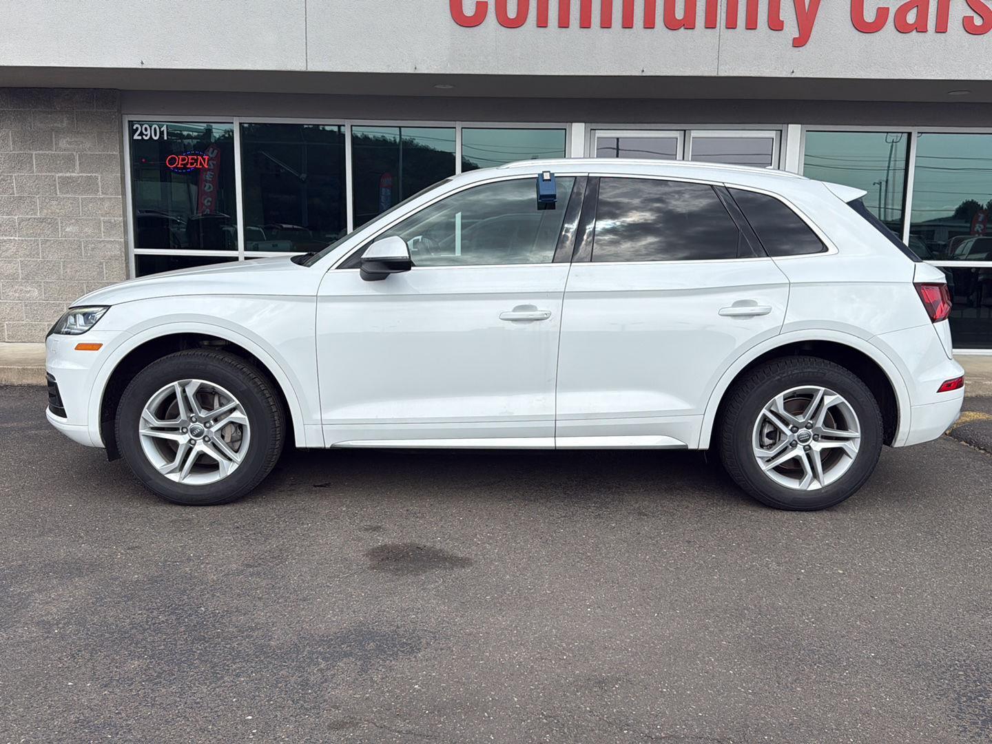 View vehicle photo 2