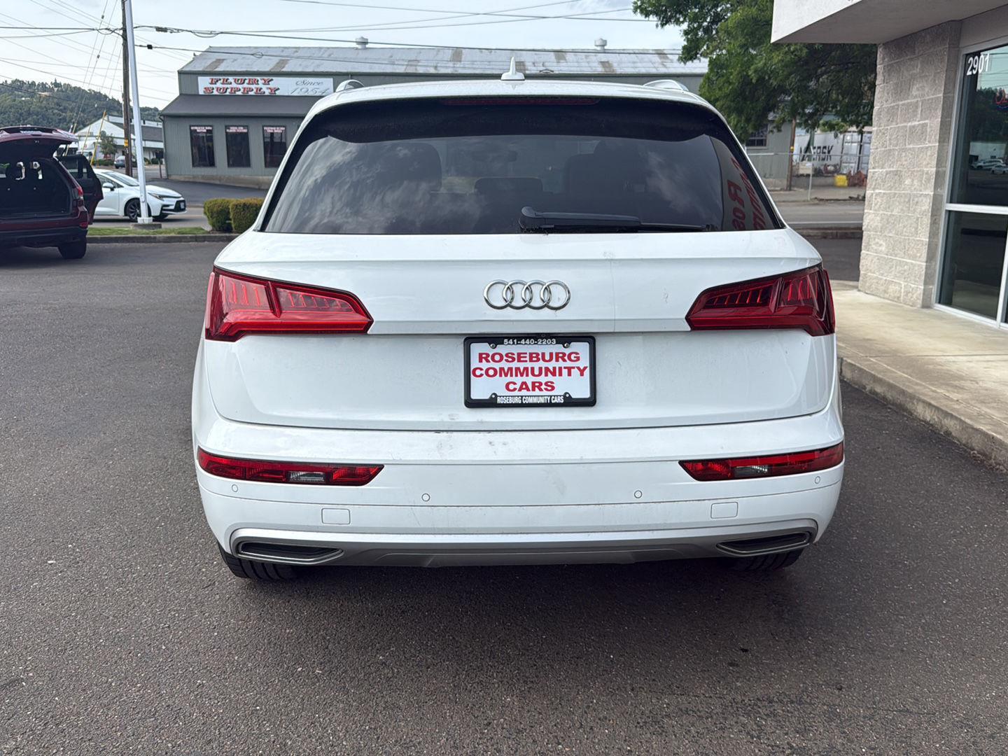 View vehicle photo 3