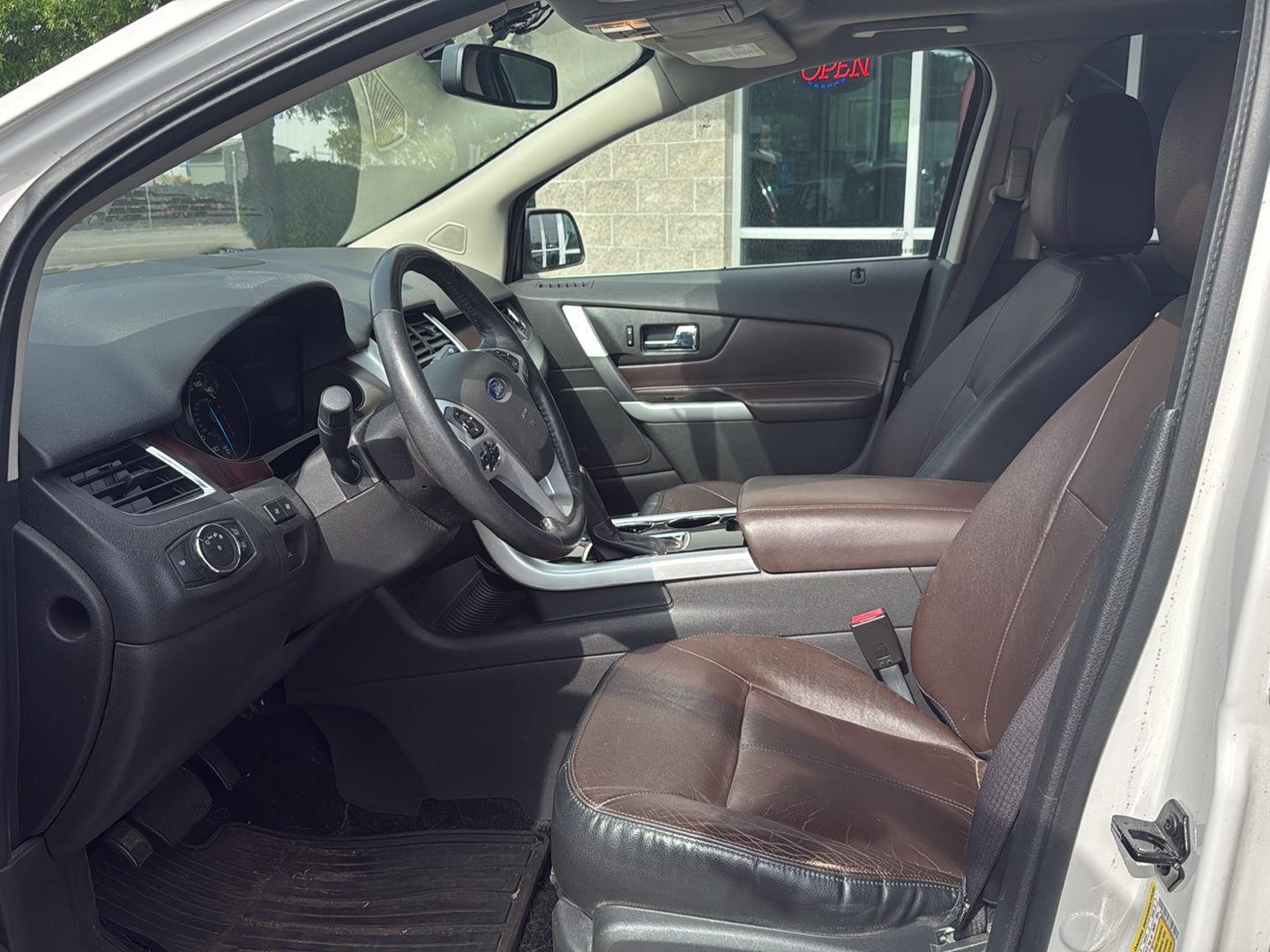 View vehicle photo 7
