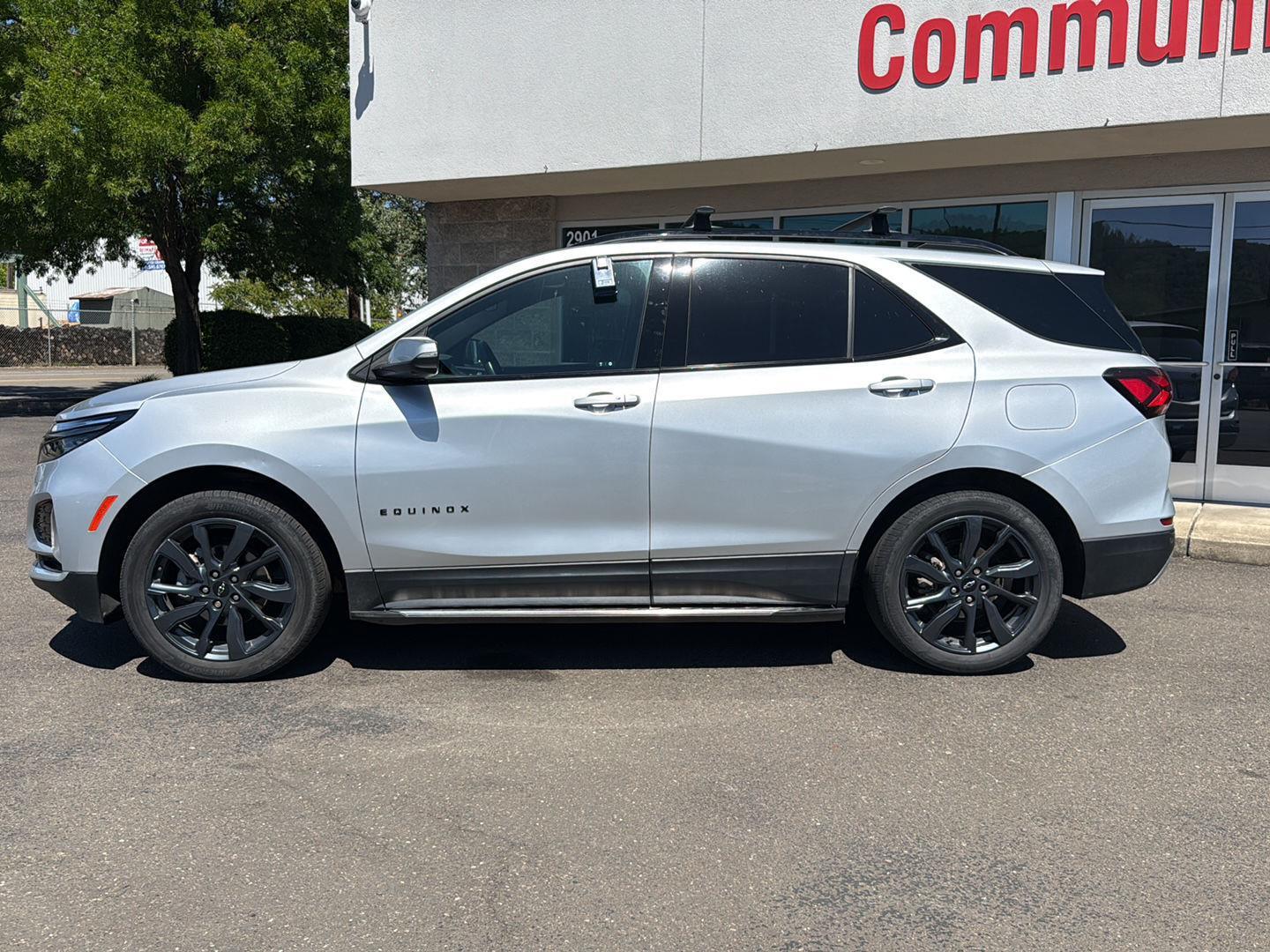 View vehicle photo 2