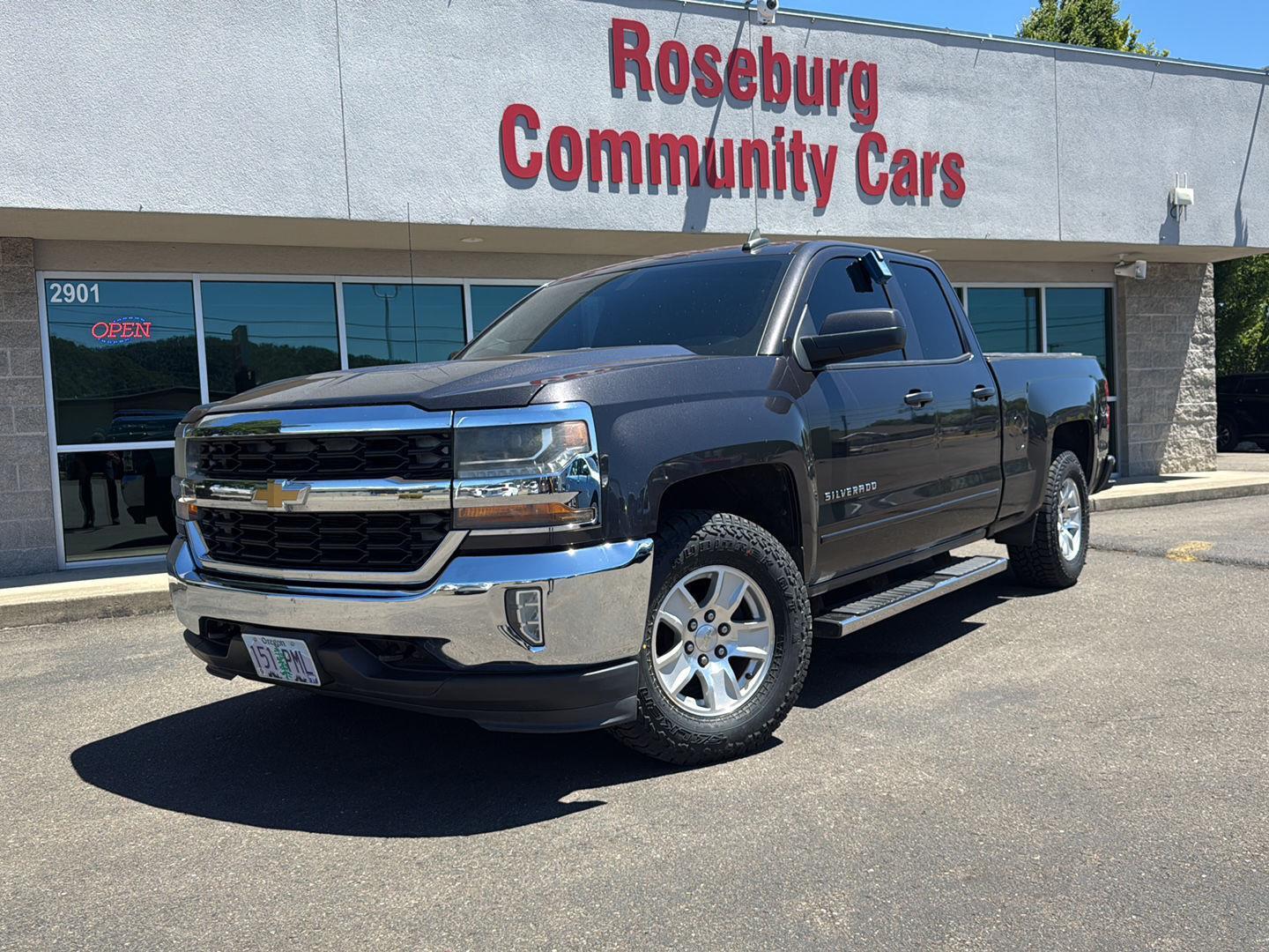 Gray (Tungsten Metallic) 2016 Chevrolet Silverado 1500 LT Double Cab 4WD Pickup Truck Four-Wheel Drive 6-Speed Automatic