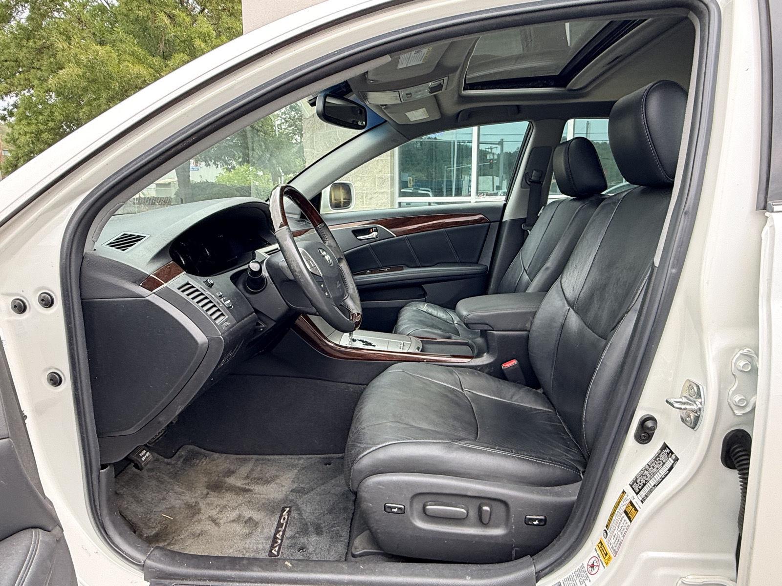 White (Blizzard Pearl) 2010 Toyota Avalon Sedan Front-Wheel Drive Automatic