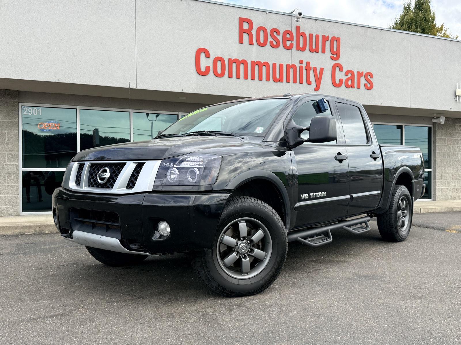 Gray (Magnetic Black) 2015 Nissan Titan Pickup Truck Four-Wheel Drive Automatic