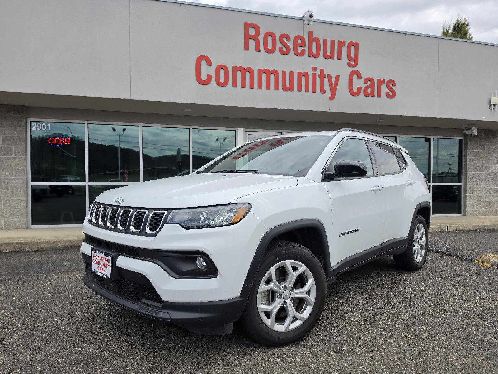 Bright White Clearcoat 2024 Jeep Compass SUV / Crossover Four-Wheel Drive 8-Speed Automatic