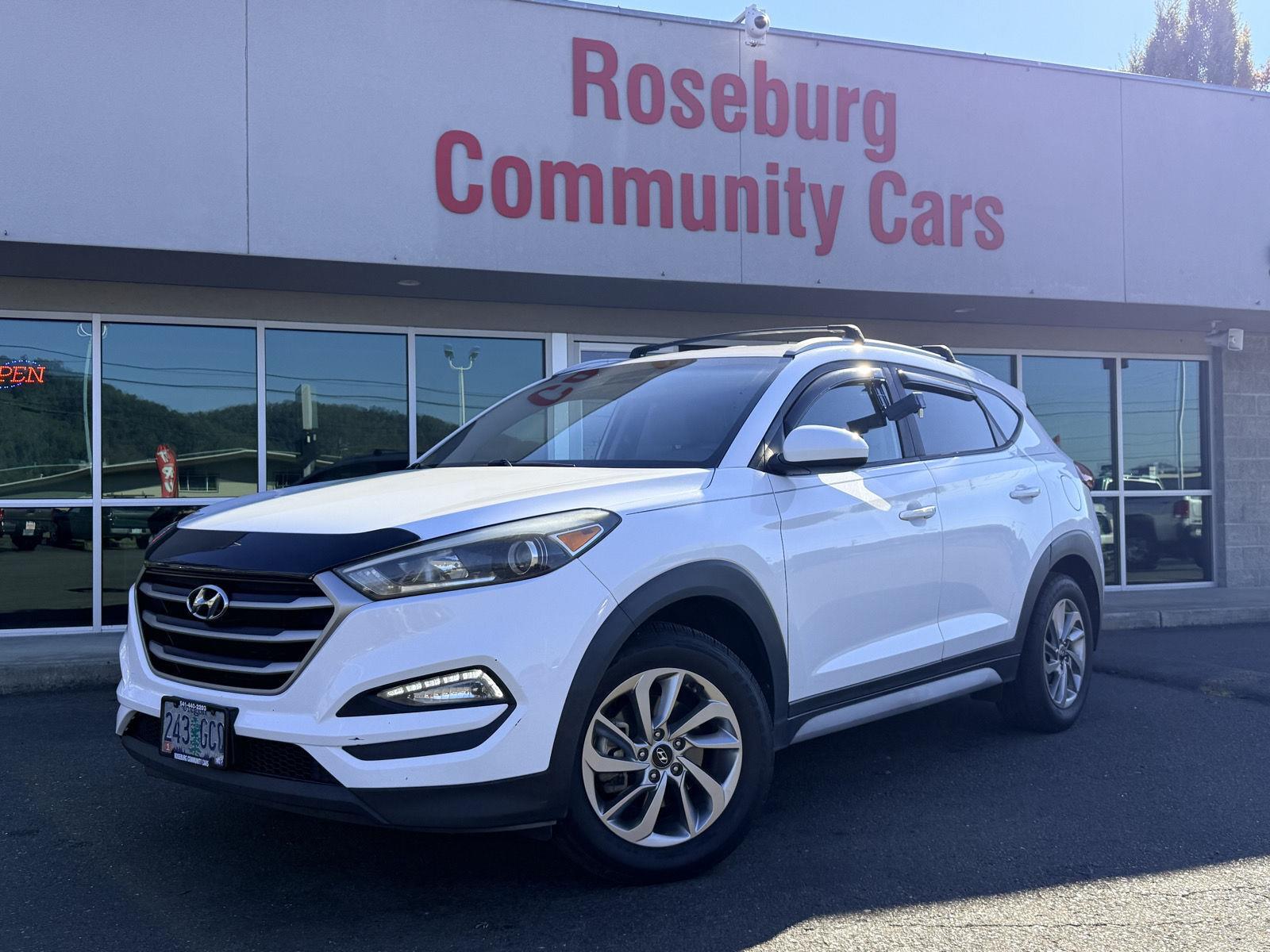 Winter White 2017 Hyundai Tucson SUV / Crossover All-Wheel Drive 6-Speed Automatic
