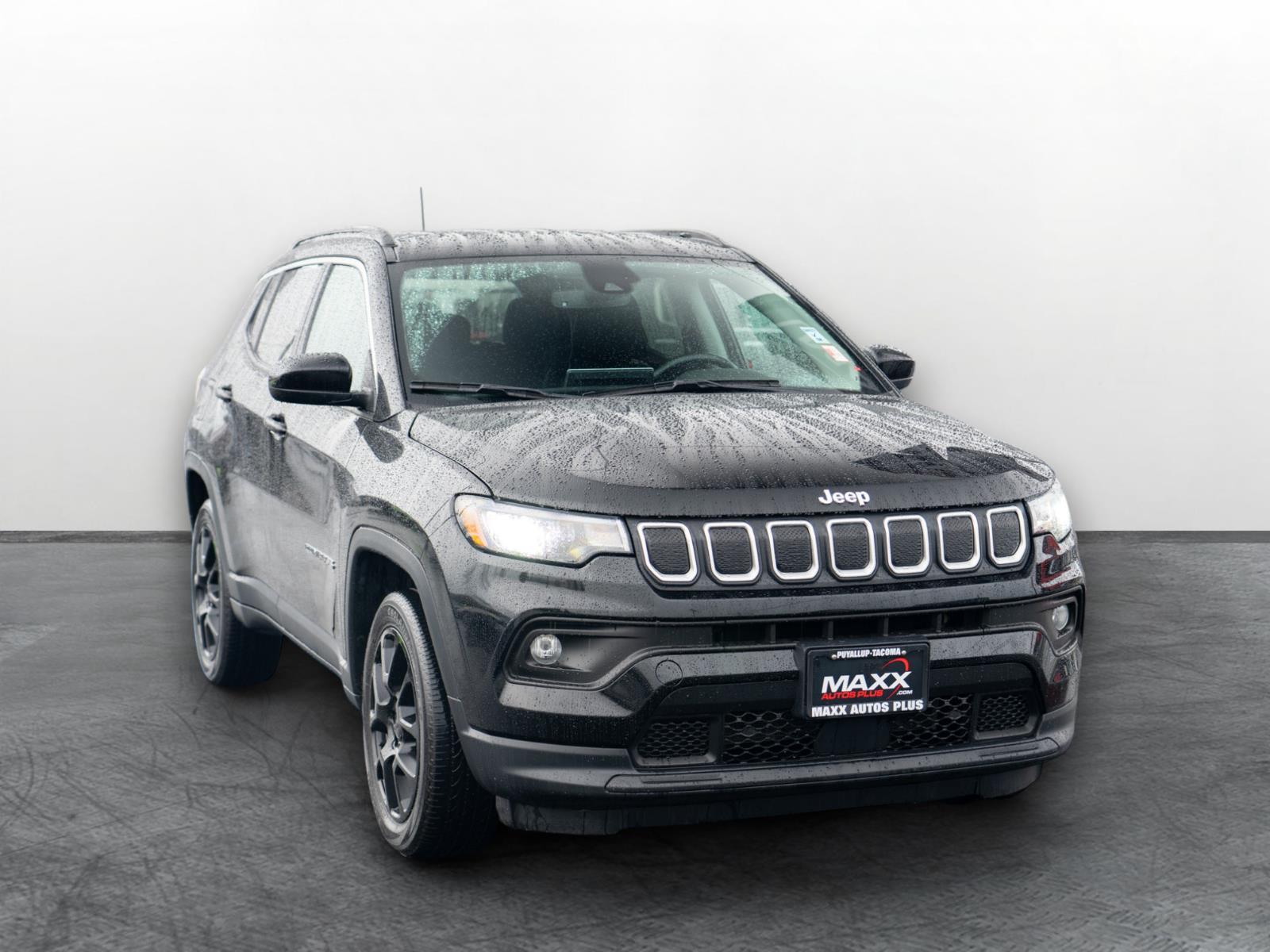 Diamond Black Crystal Pearlcoat 2022 Jeep Compass SUV / Crossover Four-Wheel Drive 9-Speed Automatic