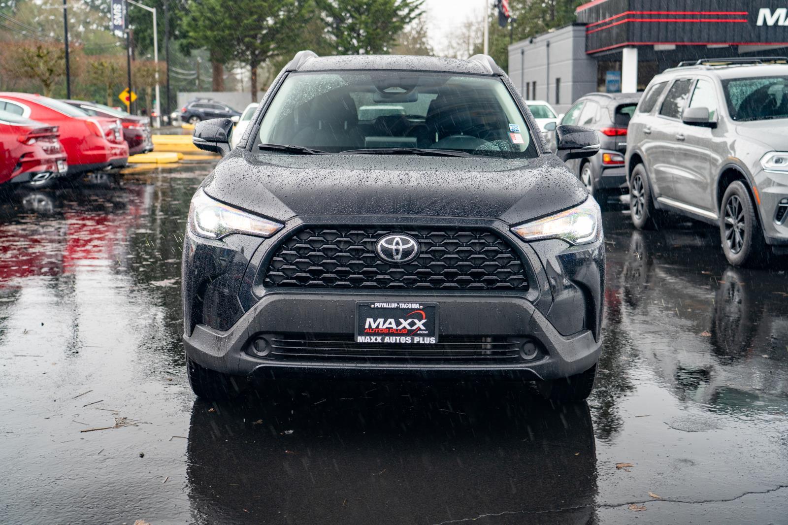 View vehicle photo 3