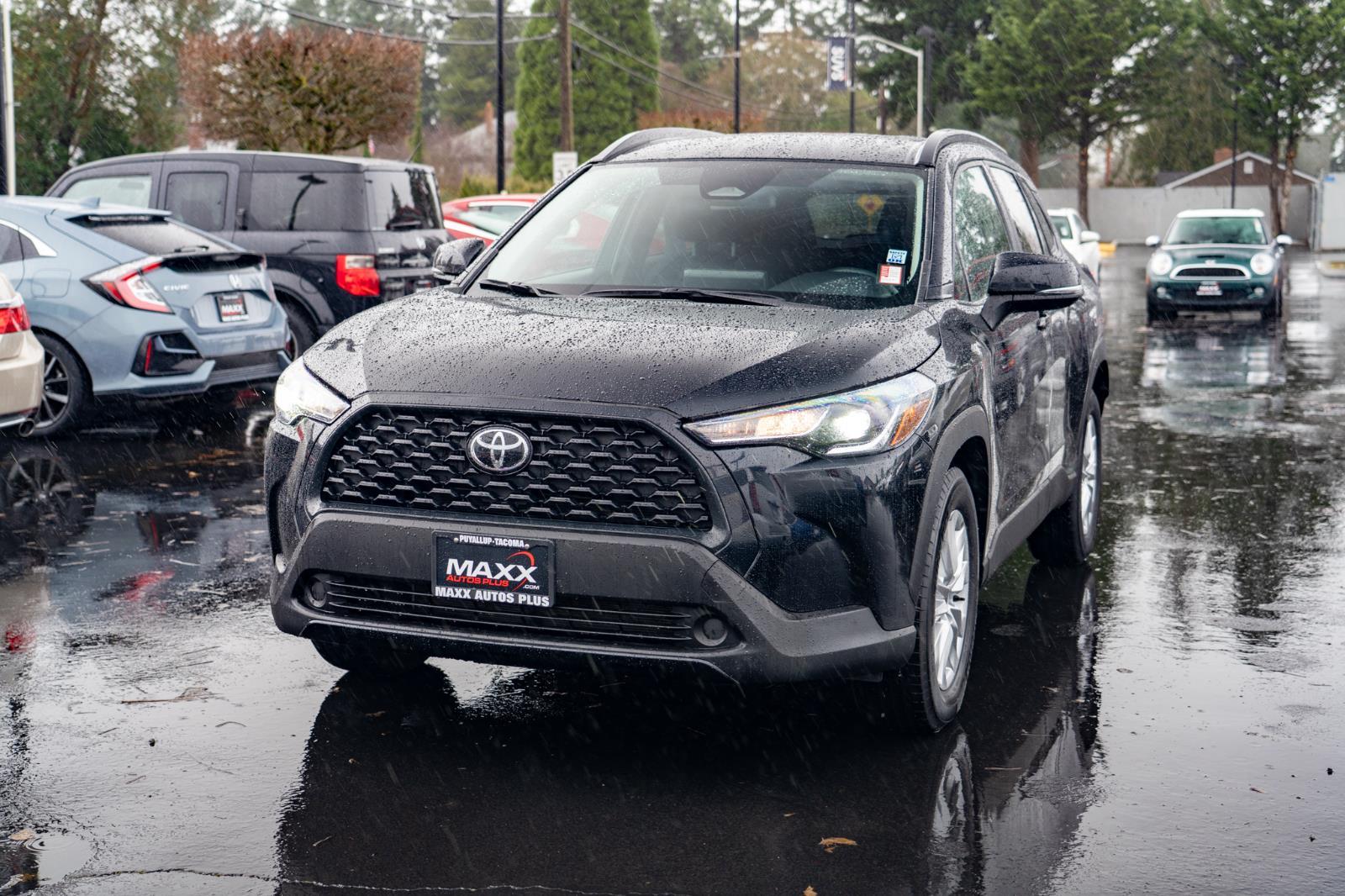 View vehicle photo 4