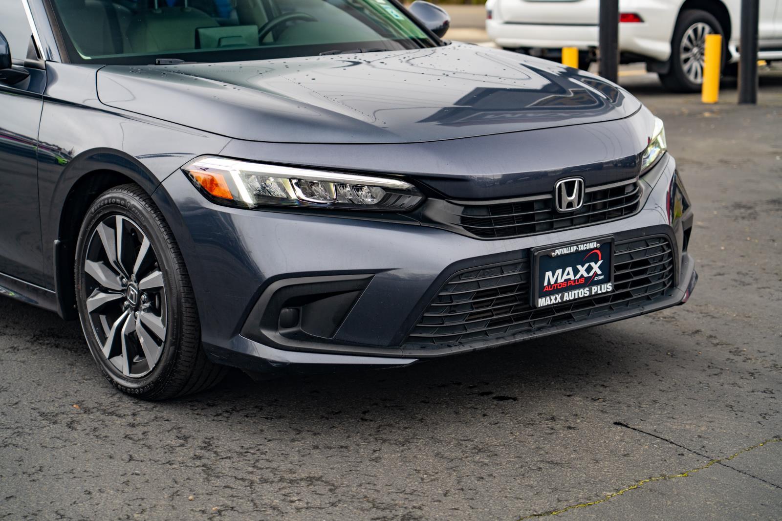 View vehicle photo 6