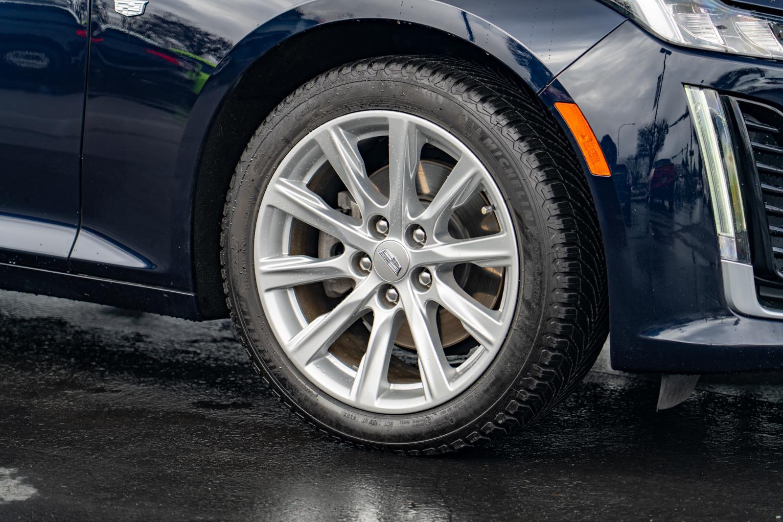 View vehicle photo 7