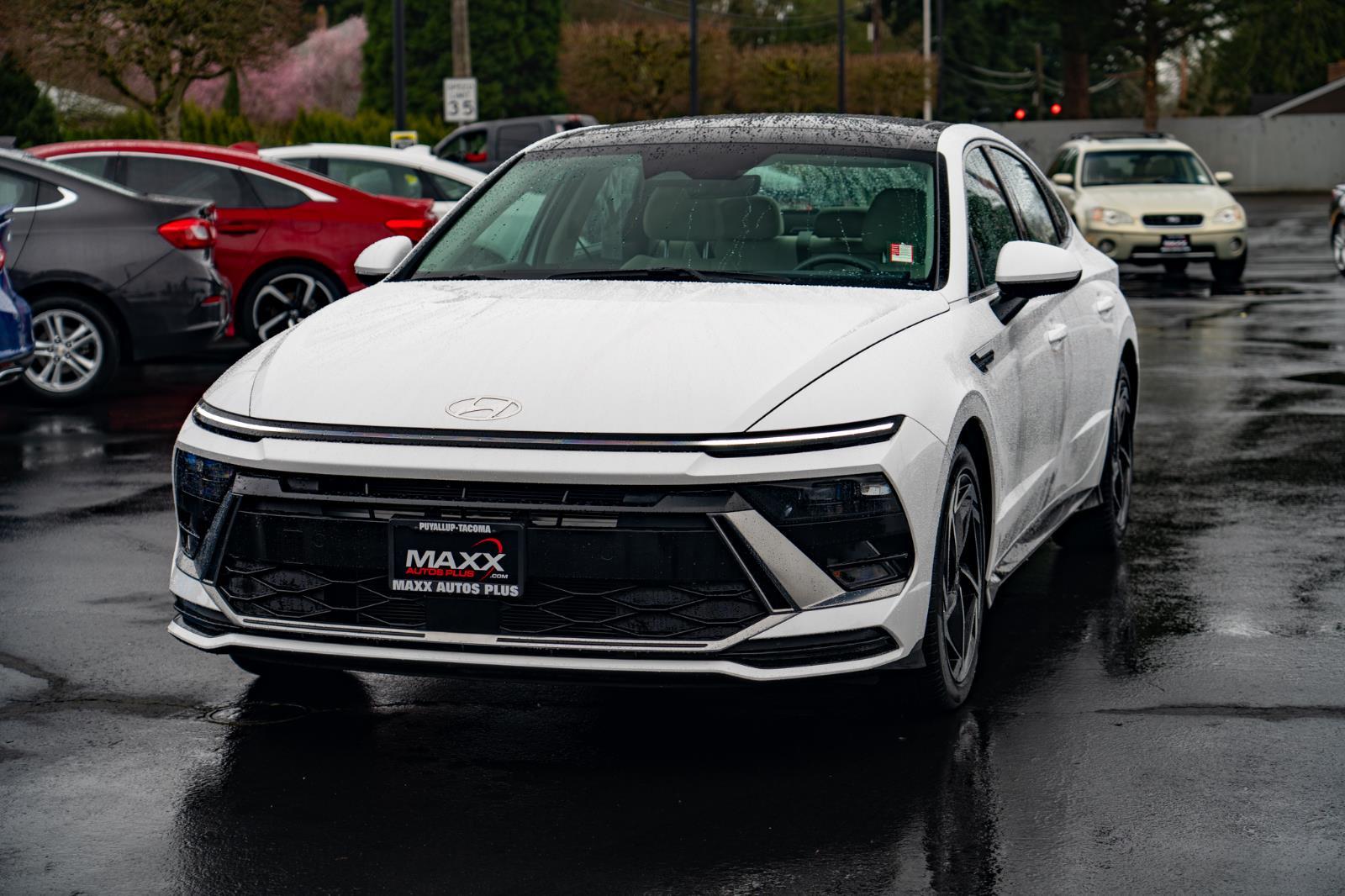 View vehicle photo 4