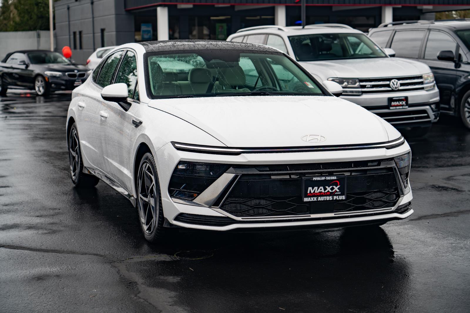 View vehicle photo 2