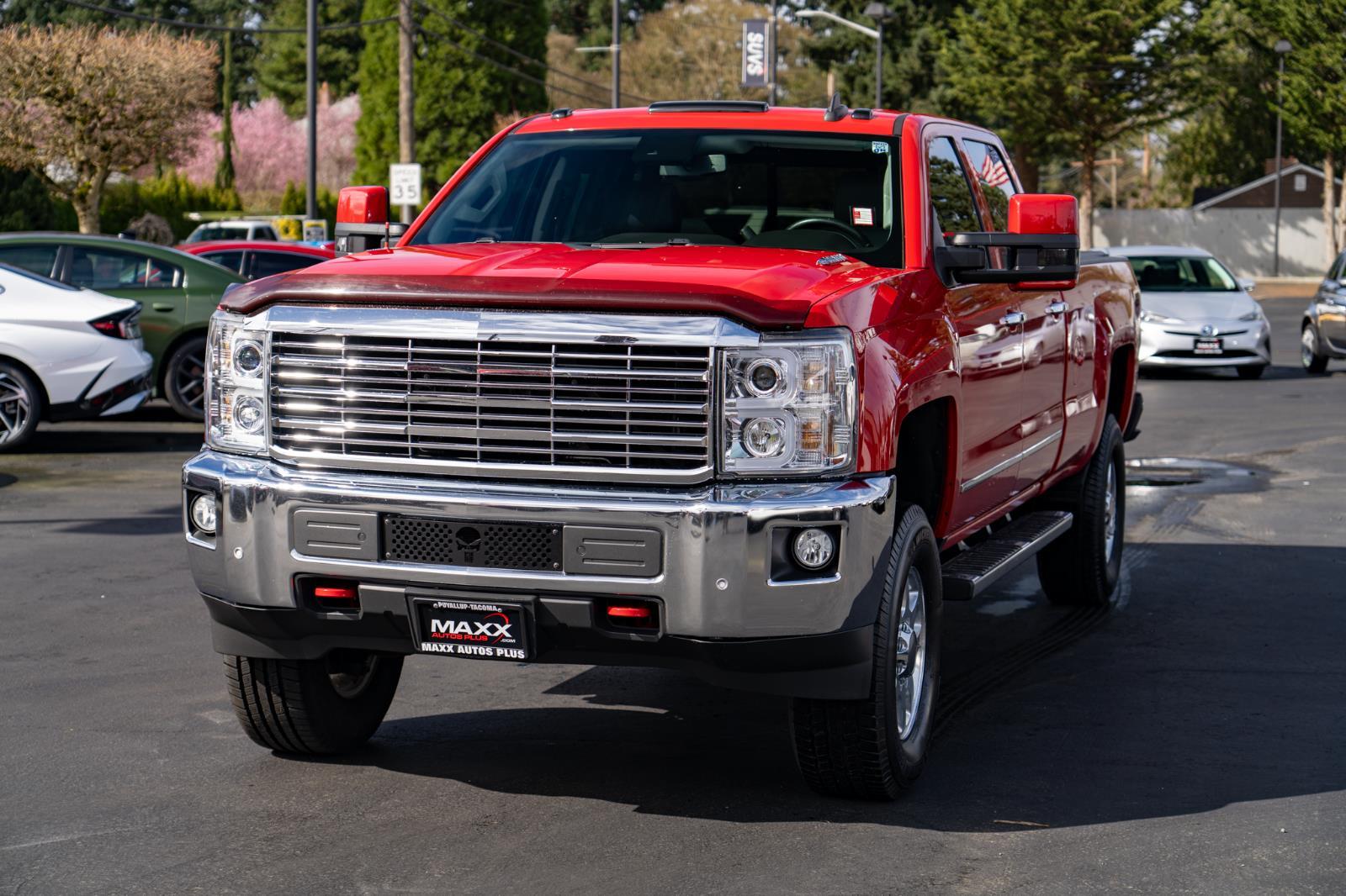 View vehicle photo 4