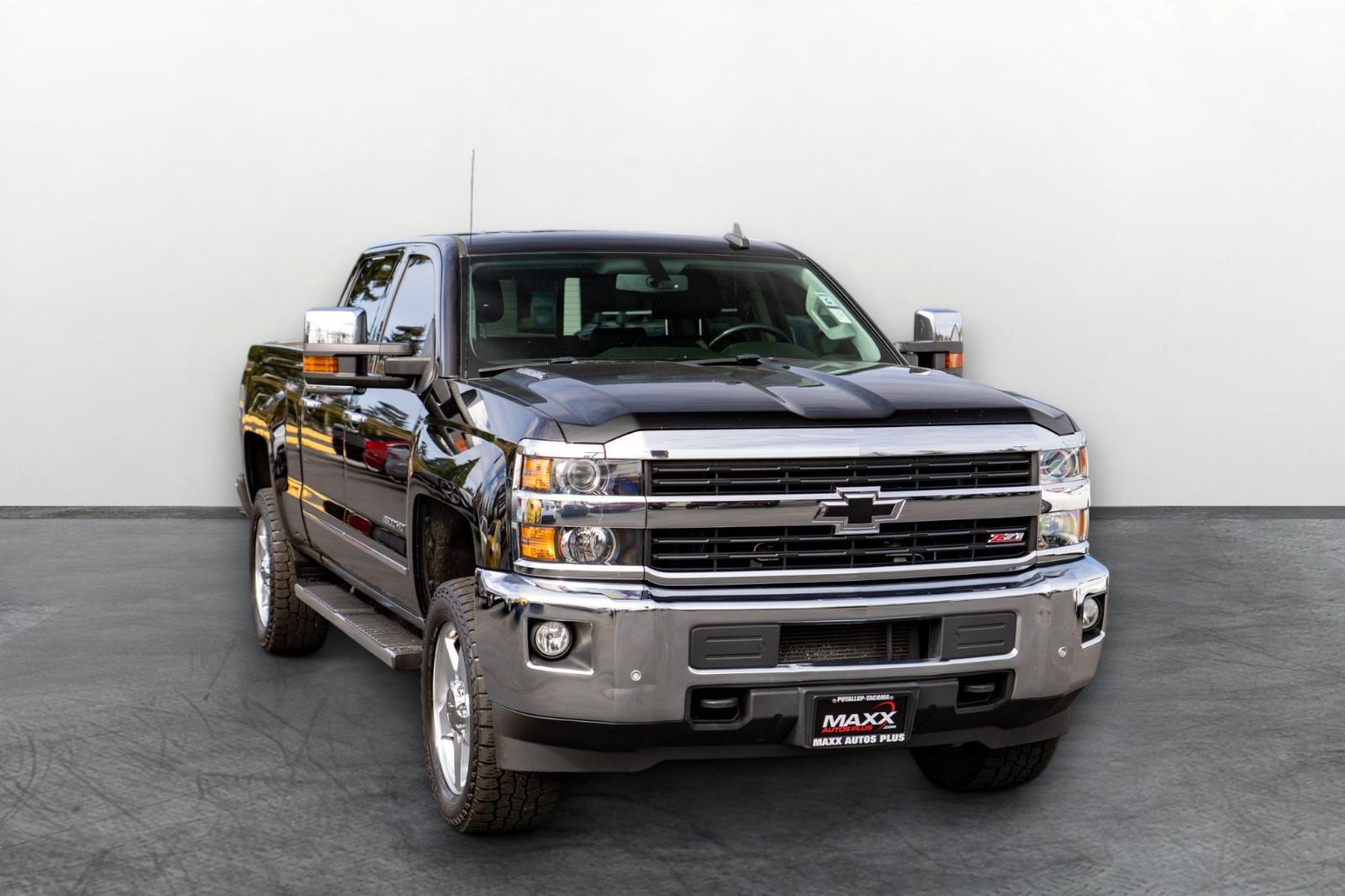 Black 2015 Chevrolet Silverado 2500HD Pickup Truck Four-Wheel Drive 6-Speed Automatic