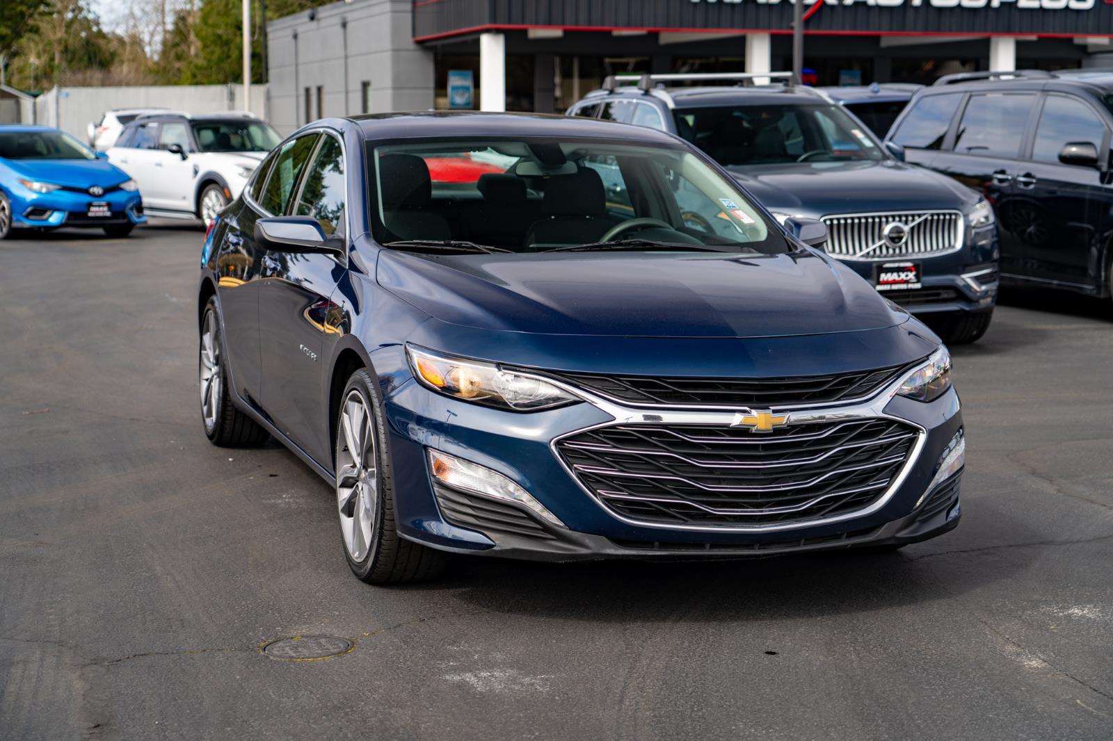 View vehicle photo 2