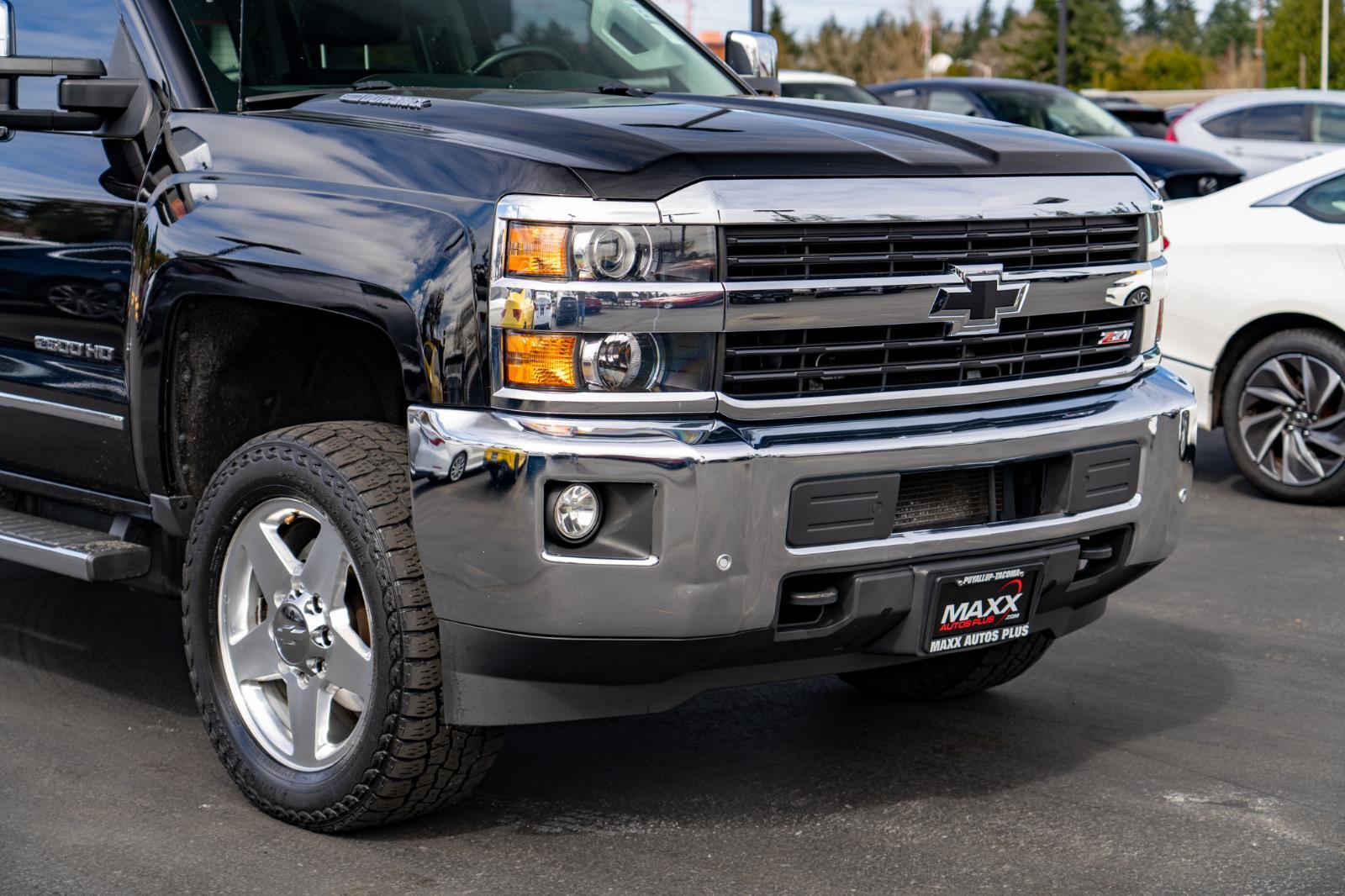 View vehicle photo 6