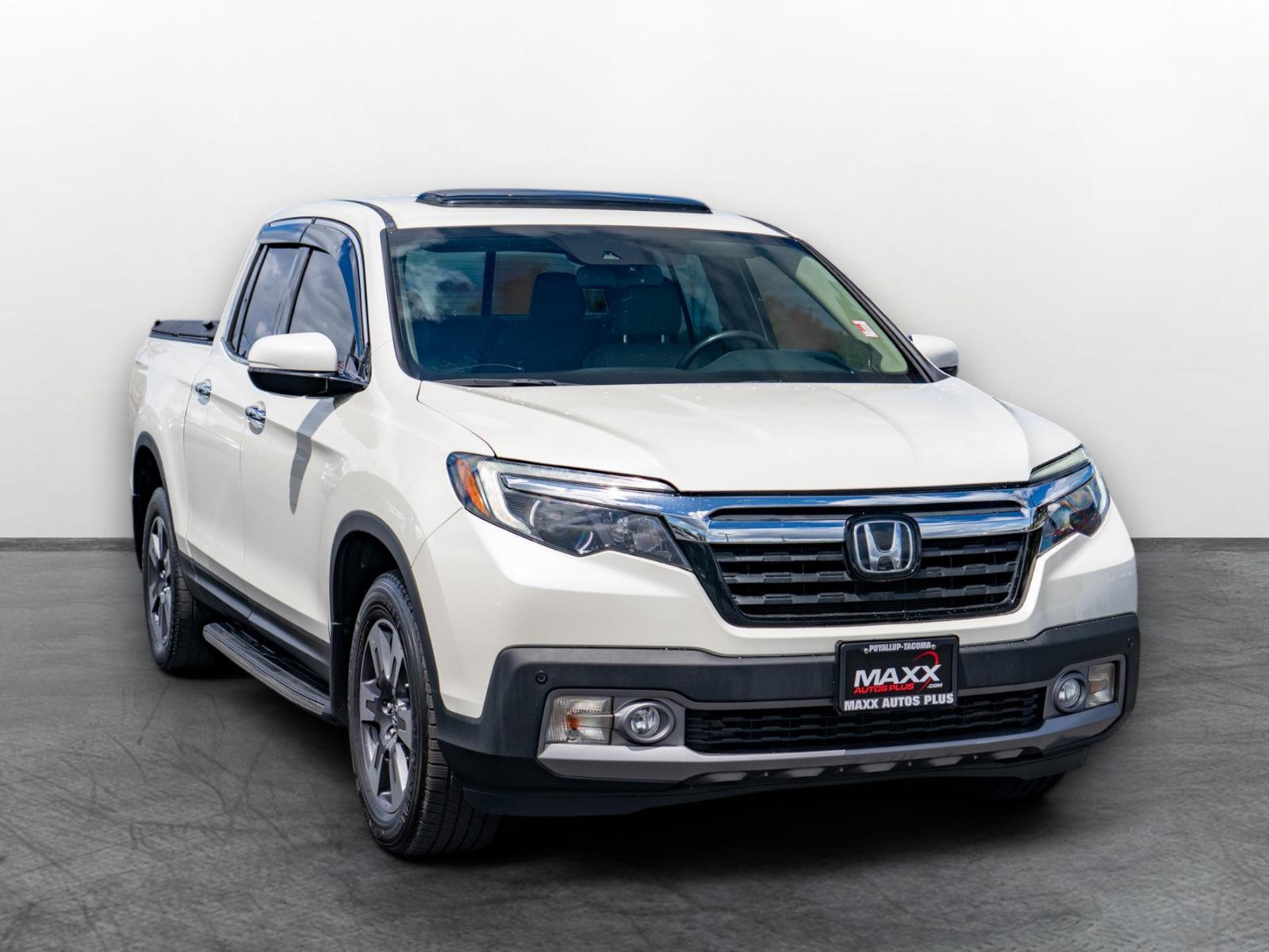 White 2019 Honda Ridgeline Pickup Truck All-Wheel Drive Automatic