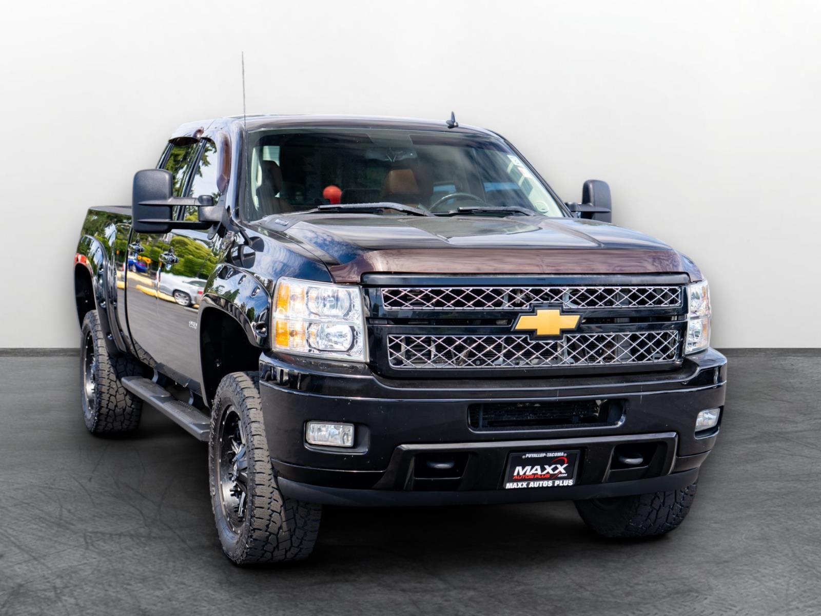 Black 2013 Chevrolet Silverado 2500HD Pickup Truck Four-Wheel Drive 6-Speed Automatic
