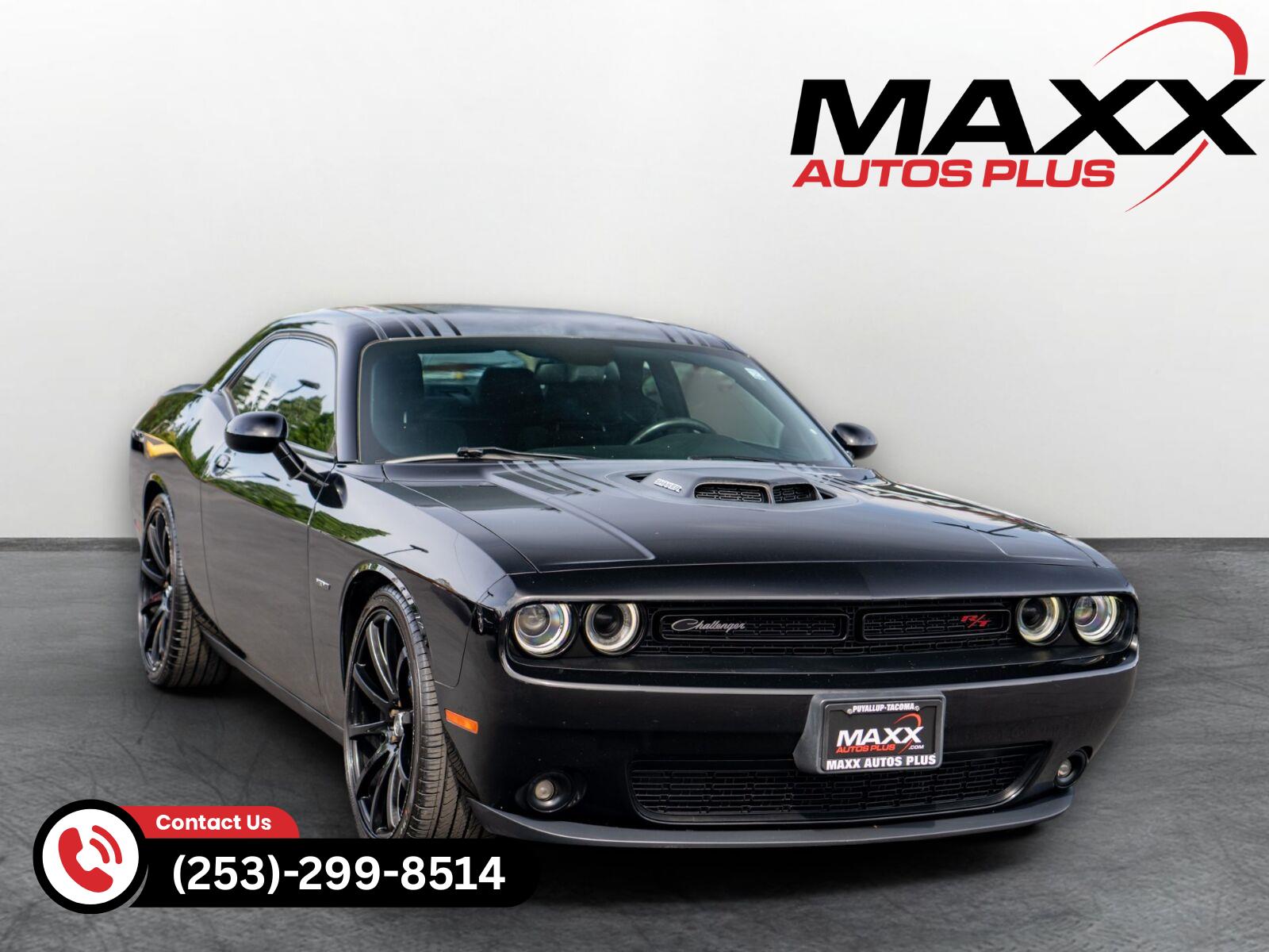 Pitch Black Clearcoat 2016 Dodge Challenger Coupe Rear-Wheel Drive 6-Speed Manual