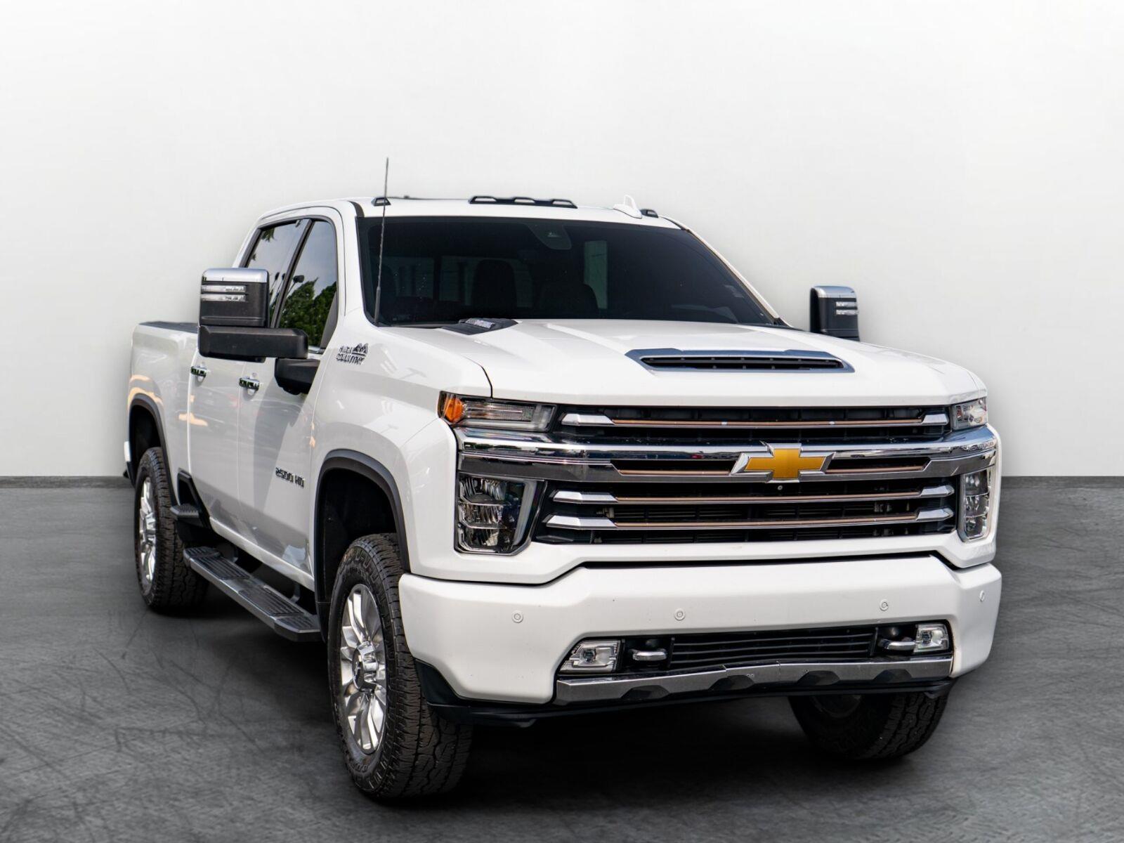 Summit White 2020 Chevrolet Silverado 2500HD Pickup Truck Four-Wheel Drive Automatic