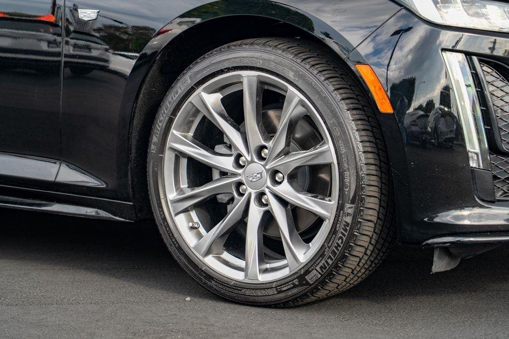 View vehicle photo 7