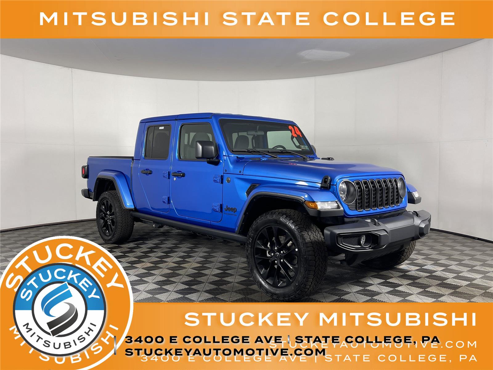 2024 Jeep Gladiator NightHawk Crew Cab 4WD