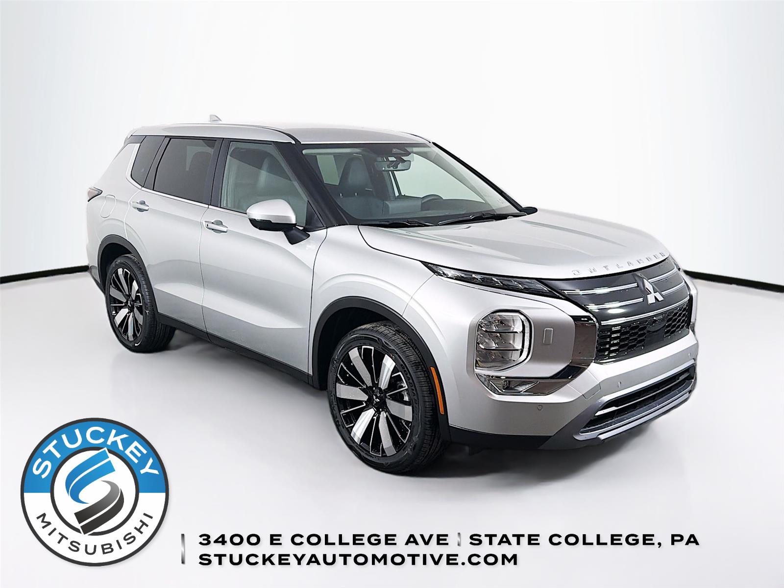Alloy Silver Metallic 2026 Mitsubishi Outlander SE FWD SUV / Crossover Front-Wheel Drive Continuously Variable Transmission