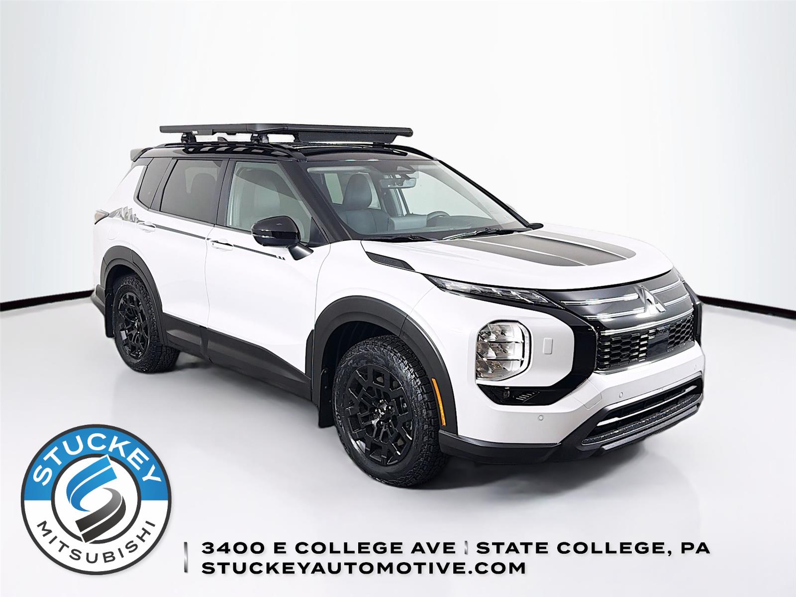 White Diamond/Black Roof 2026 Mitsubishi Outlander Trail Edition S-AWC SUV / Crossover All-Wheel Drive Continuously Variable Transmission
