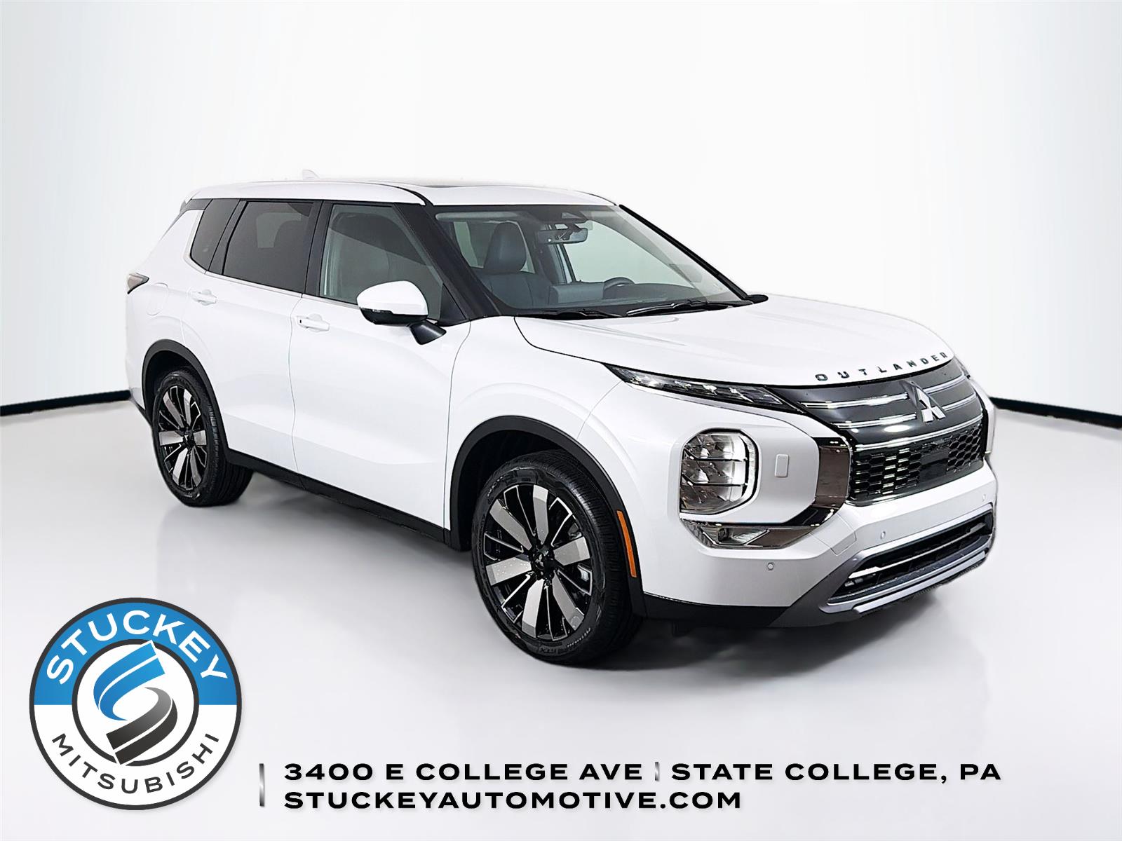 White Diamond 2026 Mitsubishi Outlander SE FWD SUV / Crossover Front-Wheel Drive Continuously Variable Transmission