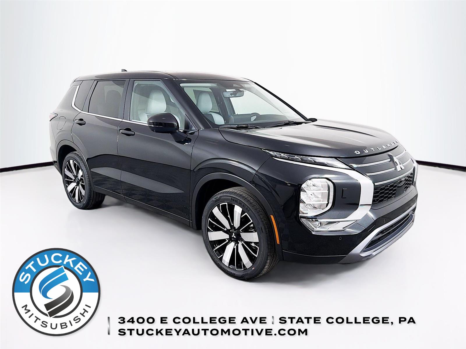 Black Diamond 2026 Mitsubishi Outlander SE FWD SUV / Crossover Front-Wheel Drive Continuously Variable Transmission