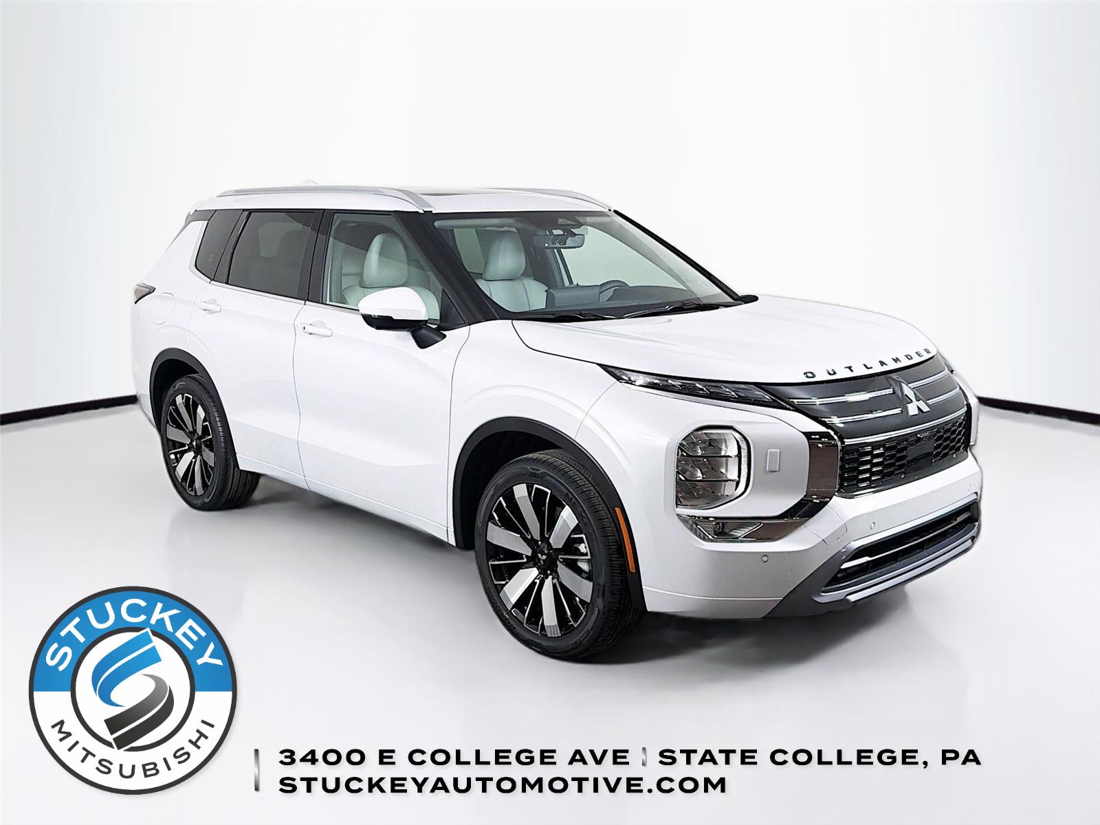 White Diamond 2026 Mitsubishi Outlander SUV / Crossover Front-Wheel Drive Continuously Variable Transmission