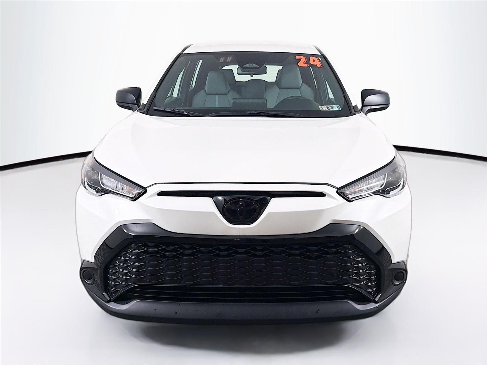 View vehicle photo 2