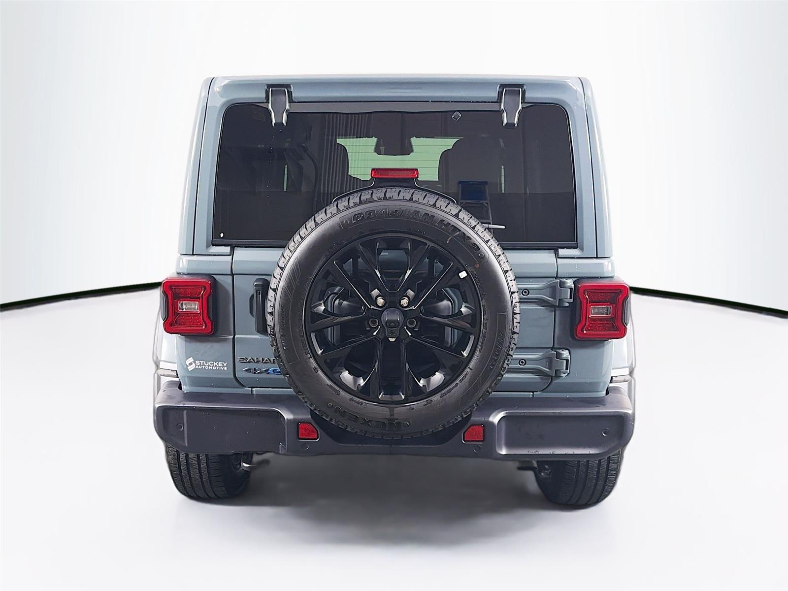 View vehicle photo 6