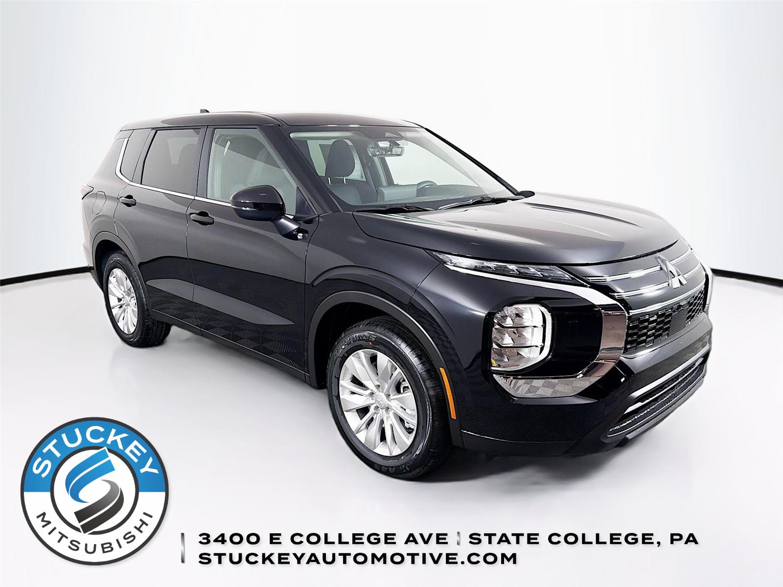 Labrador Black Pearl 2026 Mitsubishi Outlander ES FWD SUV / Crossover Front-Wheel Drive Continuously Variable Transmission