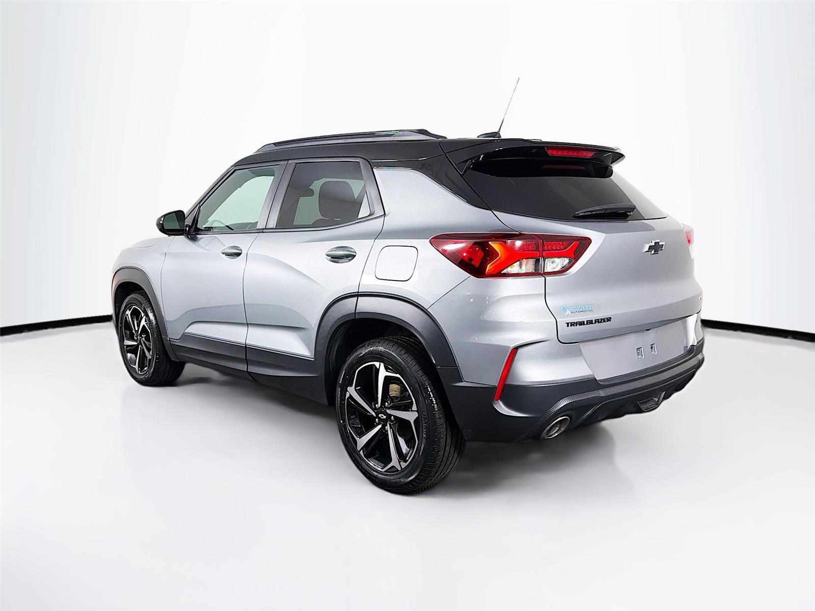 View vehicle photo 5