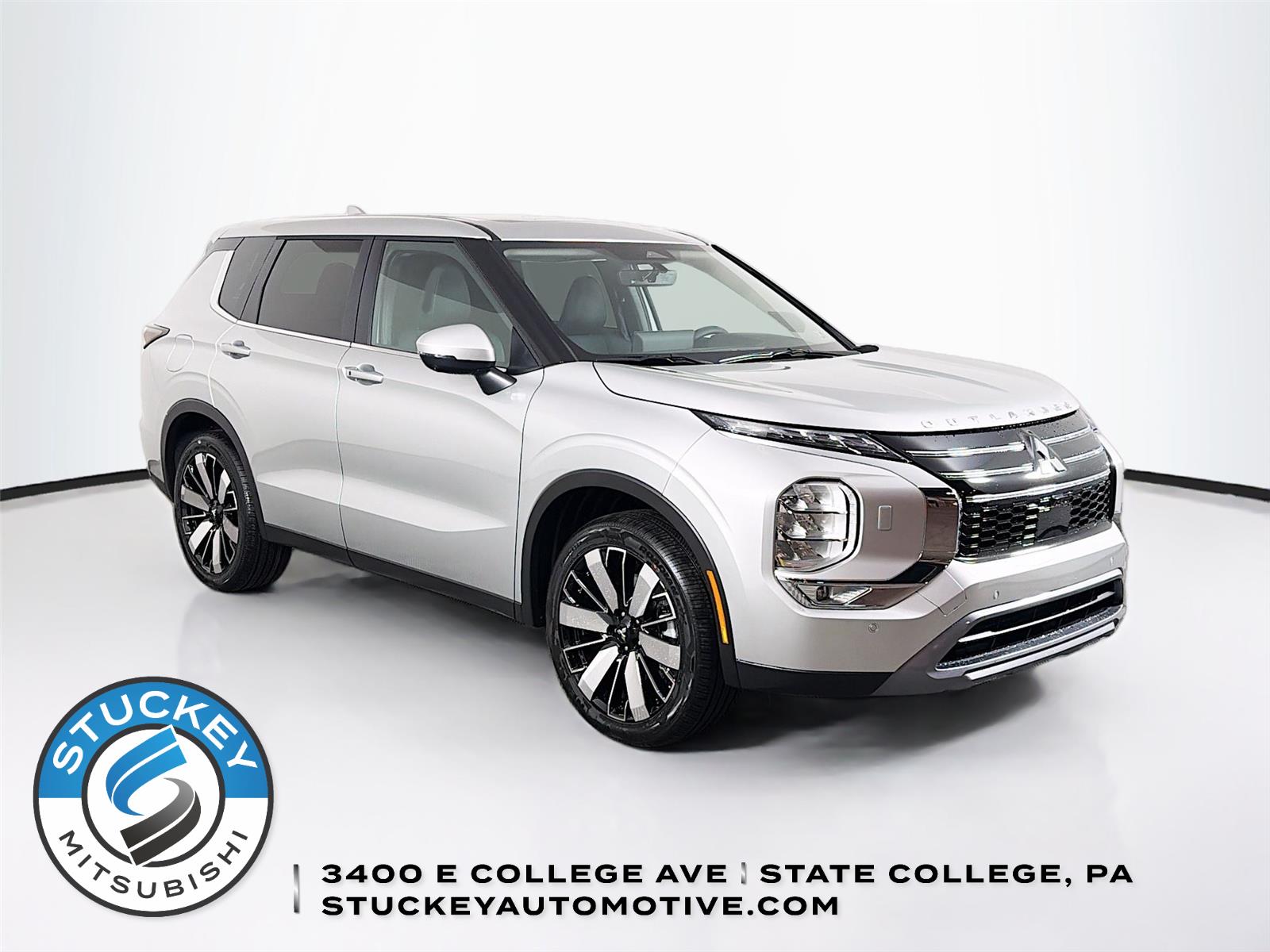 Alloy Silver Metallic 2026 Mitsubishi Outlander SUV / Crossover Front-Wheel Drive Continuously Variable Transmission