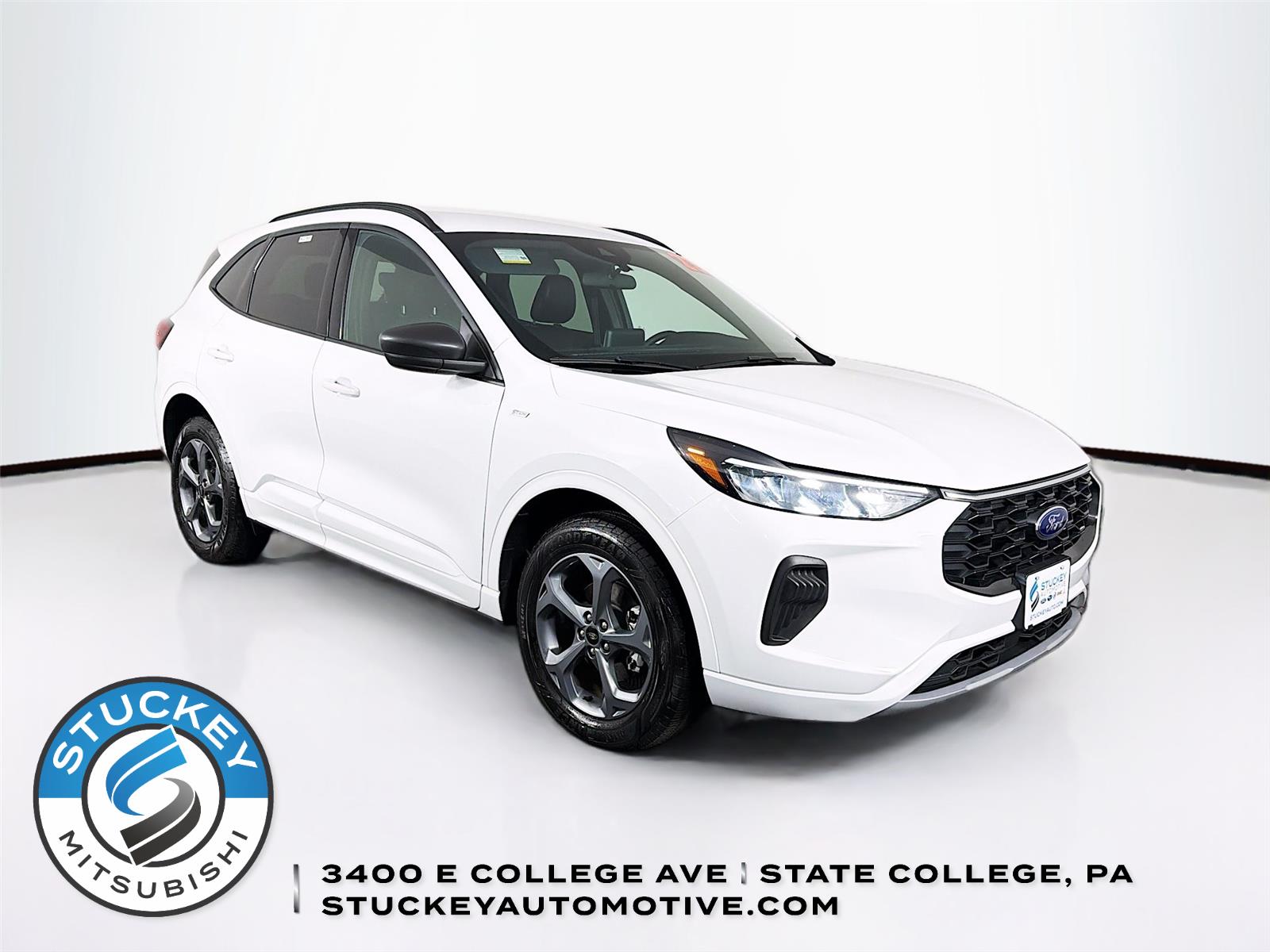 Oxford White 2023 Ford Escape ST-Line AWD SUV / Crossover All-Wheel Drive 8-Speed Automatic