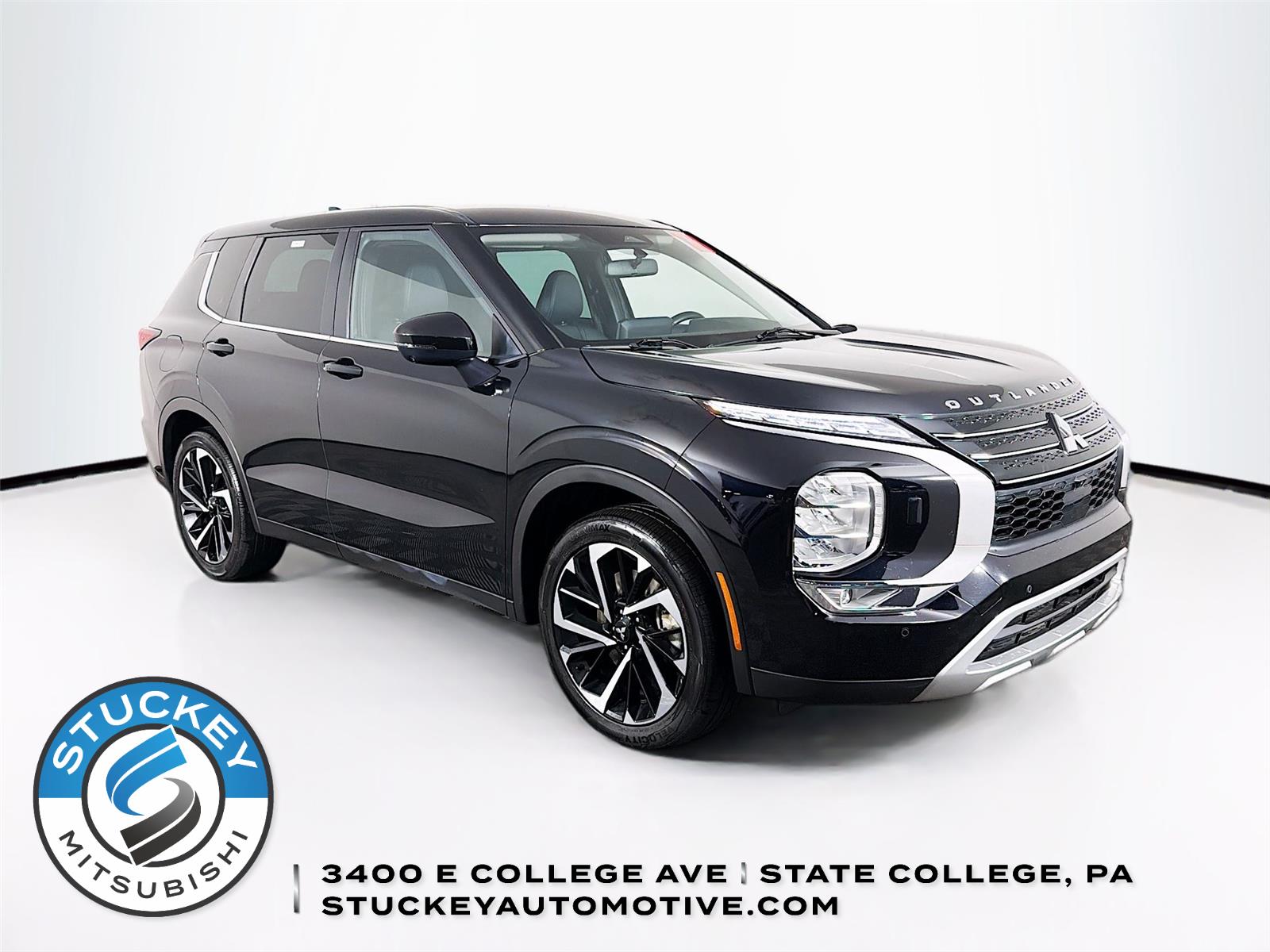 Labrador Black Pearl 2023 Mitsubishi Outlander SE S-AWC SUV / Crossover All-Wheel Drive Continuously Variable Transmission