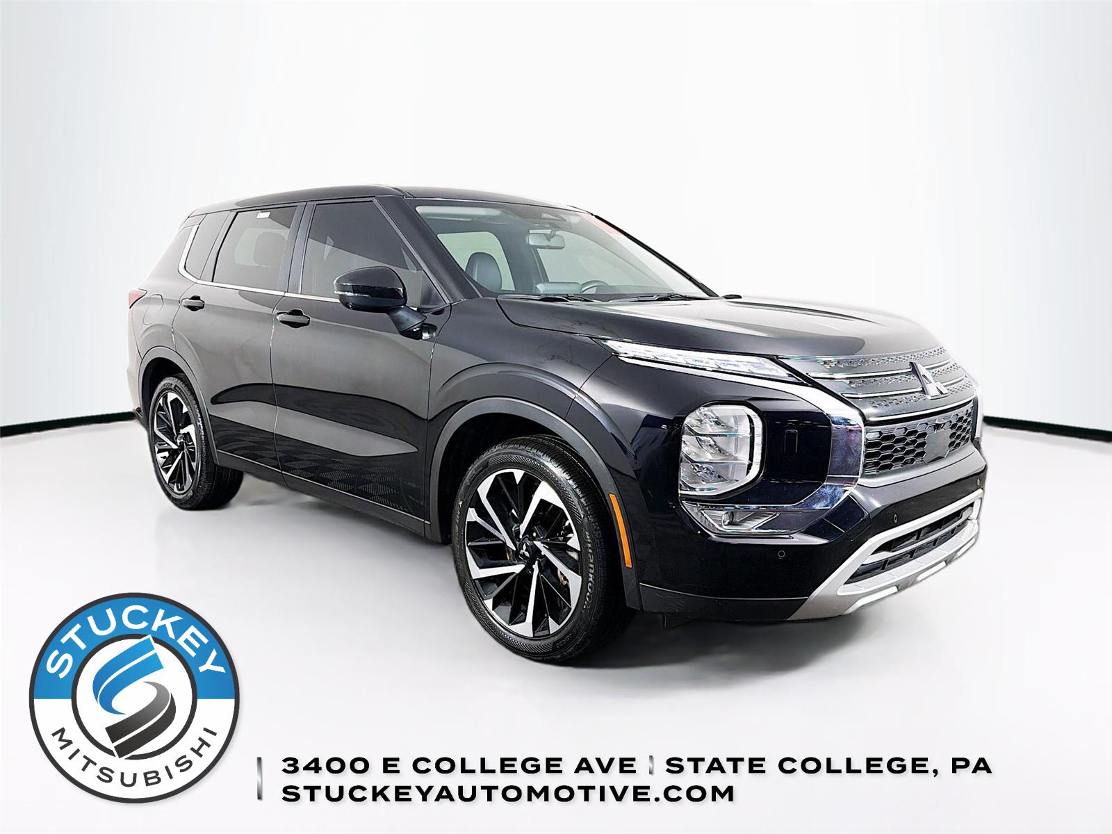 Labrador Black Pearl 2023 Mitsubishi Outlander SE S-AWC SUV / Crossover All-Wheel Drive Continuously Variable Transmission