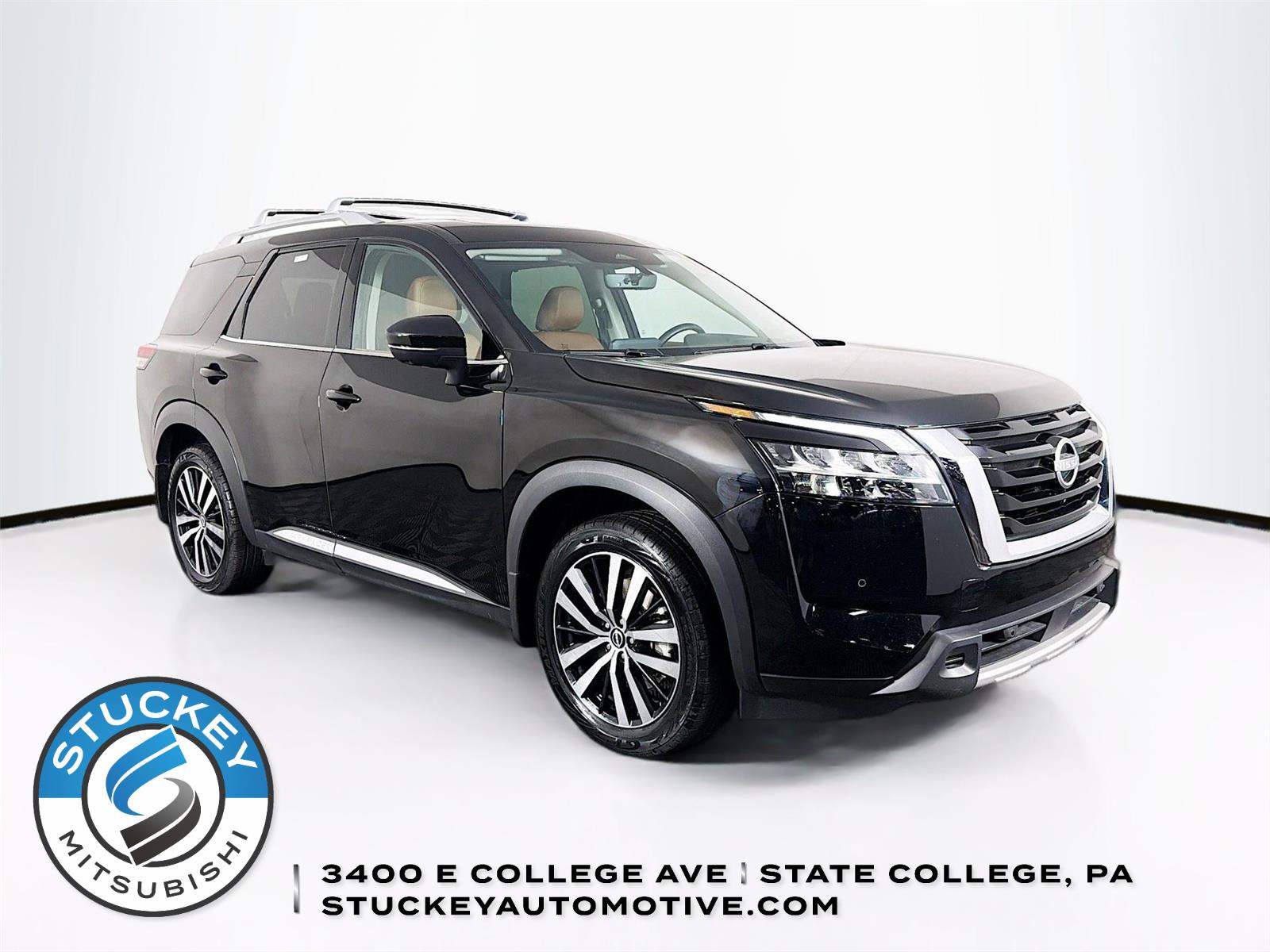Super Black 2024 Nissan Pathfinder Platinum 4WD SUV / Crossover All-Wheel Drive Automatic
