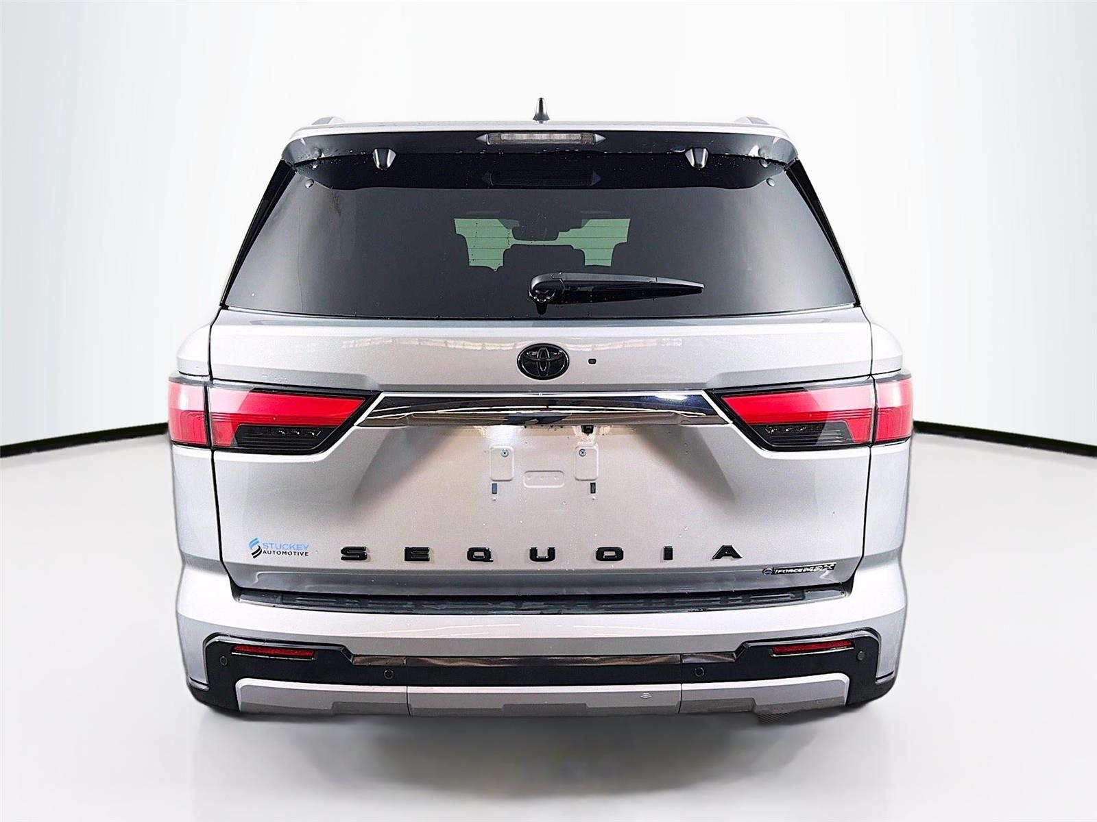 View vehicle photo 6