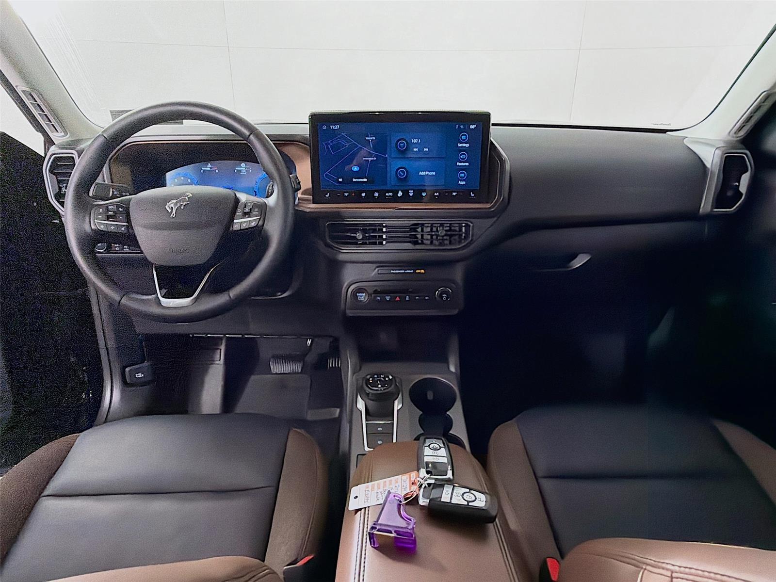 View vehicle photo 4