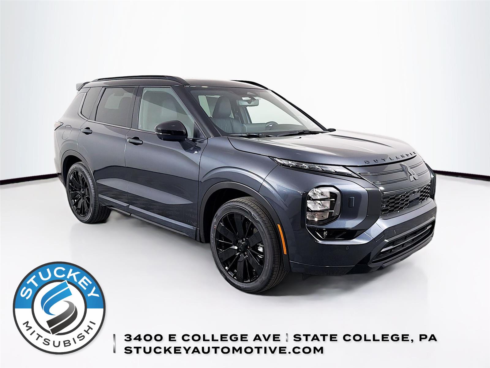 Graphite Gray 2026 Mitsubishi Outlander SUV / Crossover Front-Wheel Drive Continuously Variable Transmission