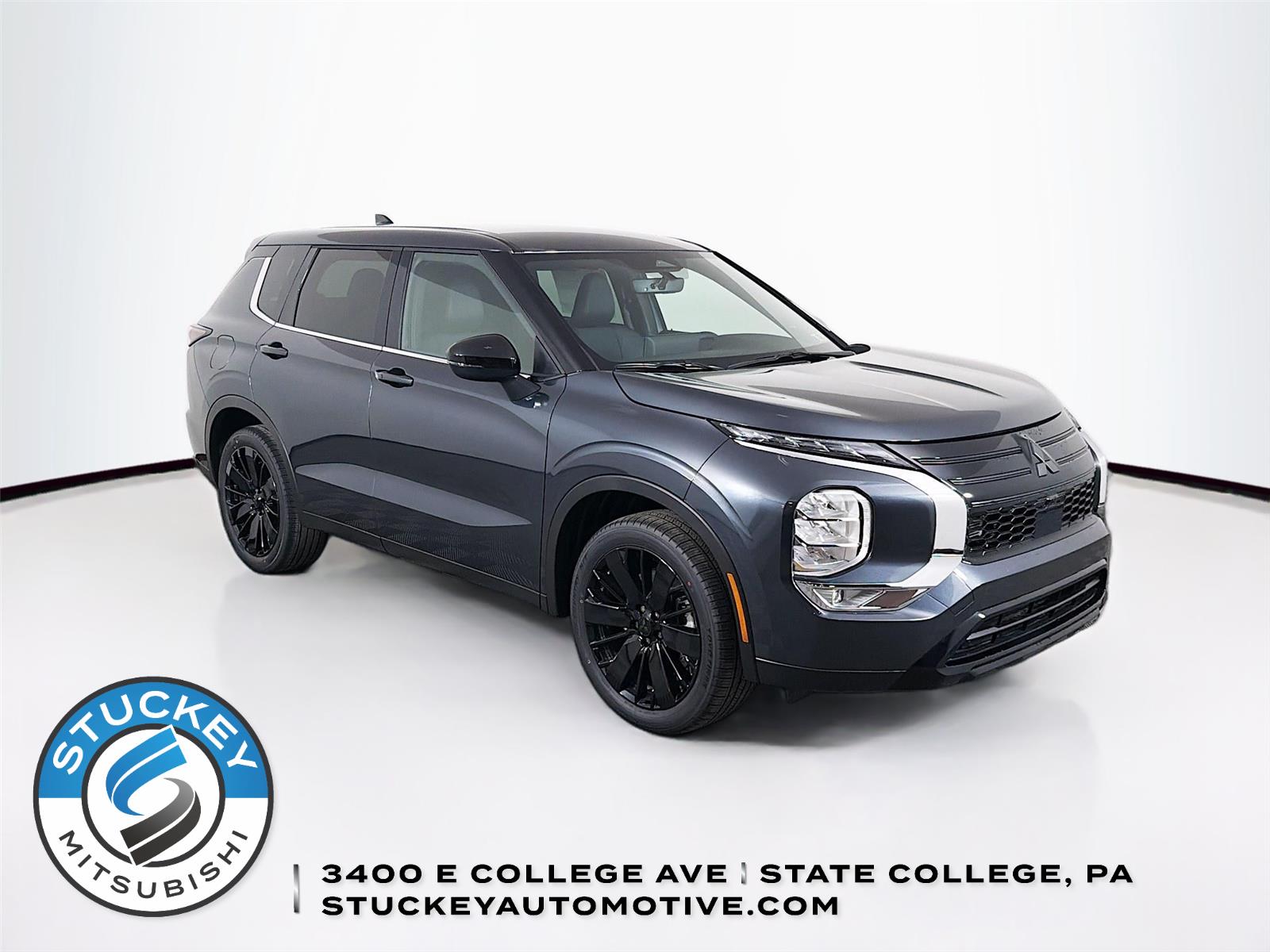 Graphite Gray 2026 Mitsubishi Outlander LE FWD SUV / Crossover Front-Wheel Drive Continuously Variable Transmission