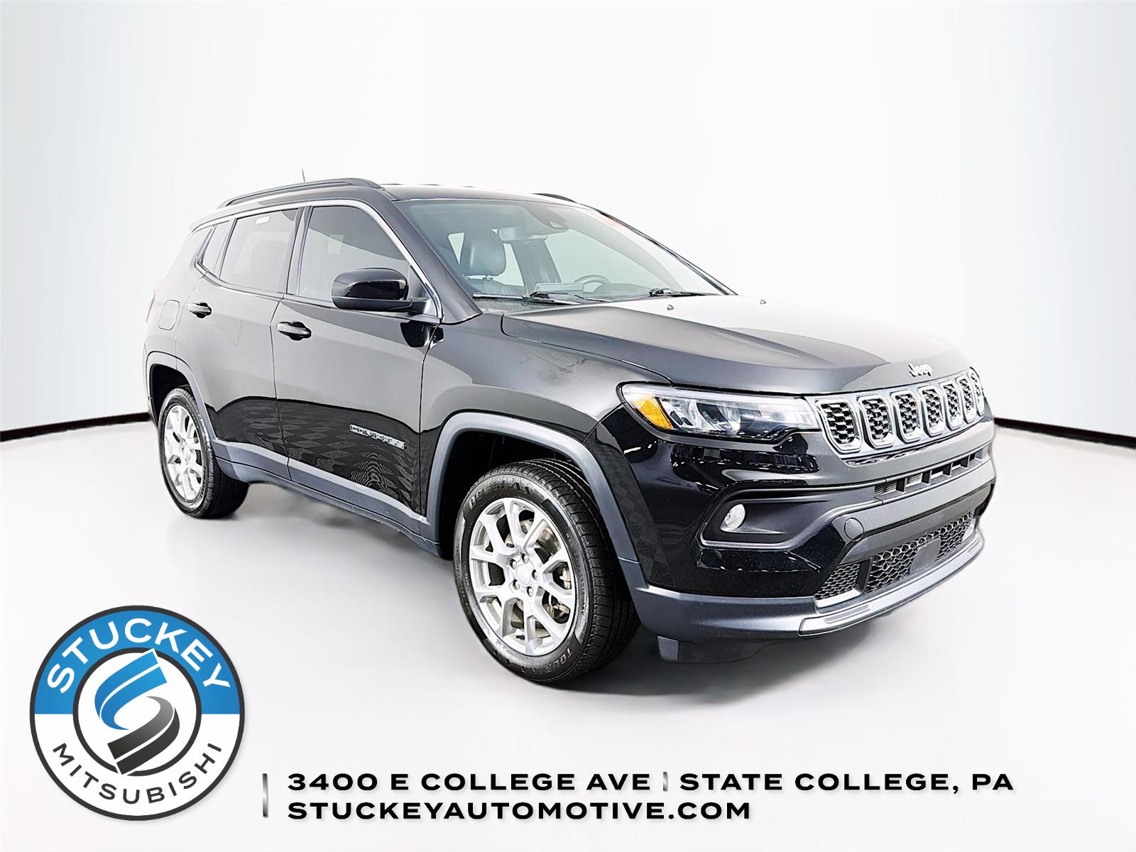 Diamond Black Crystal Pearlcoat 2024 Jeep Compass SUV / Crossover Four-Wheel Drive 8-Speed Automatic