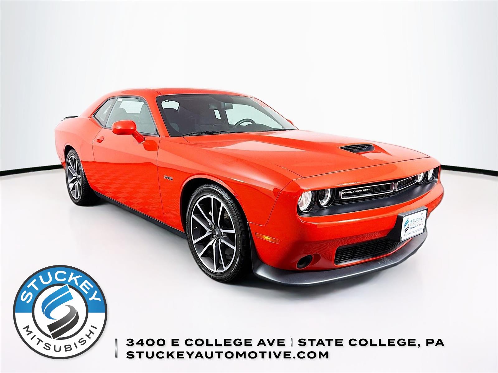 Go Mango 2023 Dodge Challenger R/T RWD Coupe Rear-Wheel Drive 6-Speed Manual