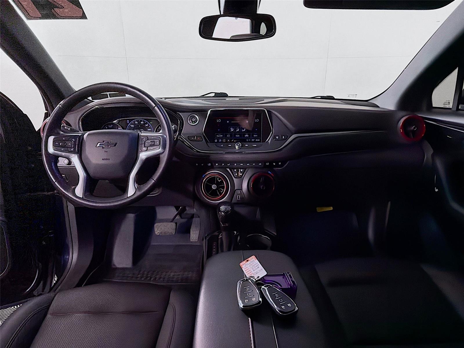 View vehicle photo 4