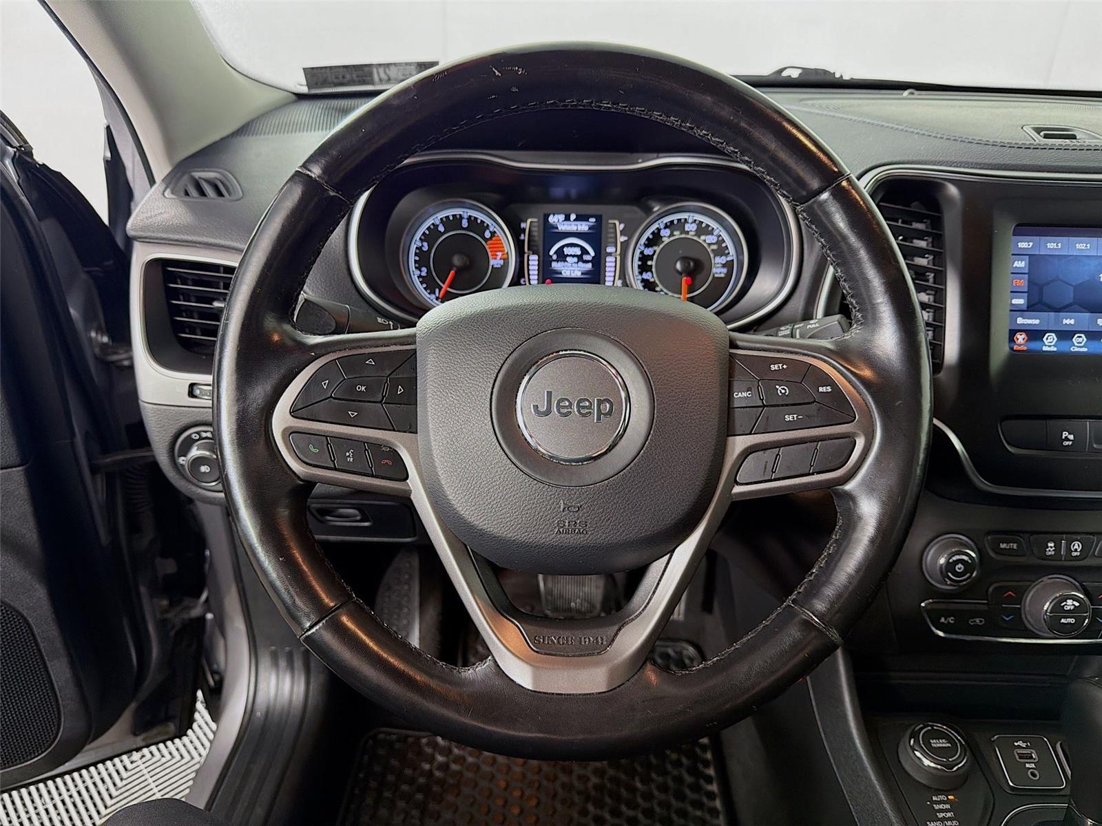 View vehicle photo 3