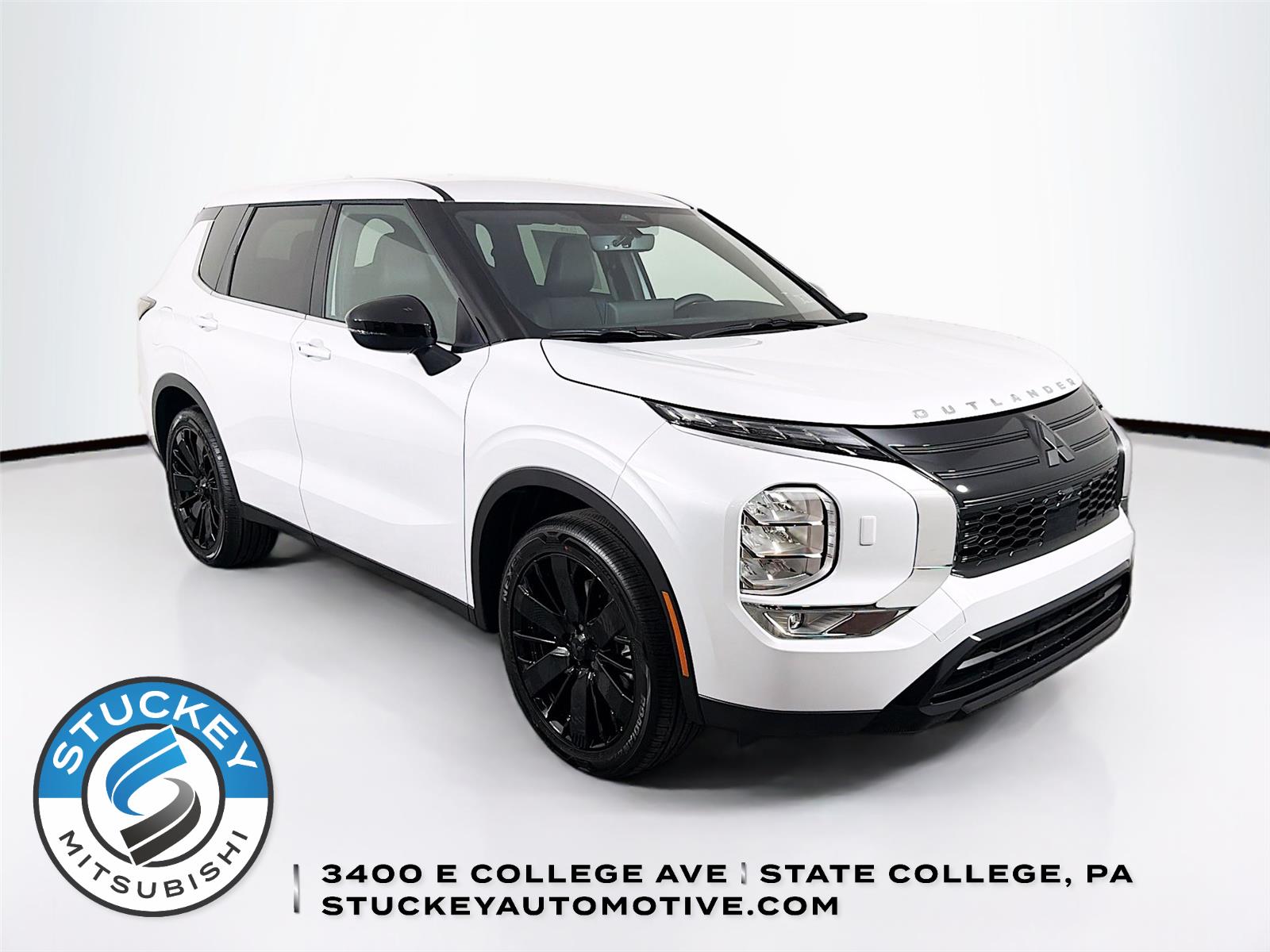 White Diamond 2026 Mitsubishi Outlander SUV / Crossover Front-Wheel Drive Continuously Variable Transmission
